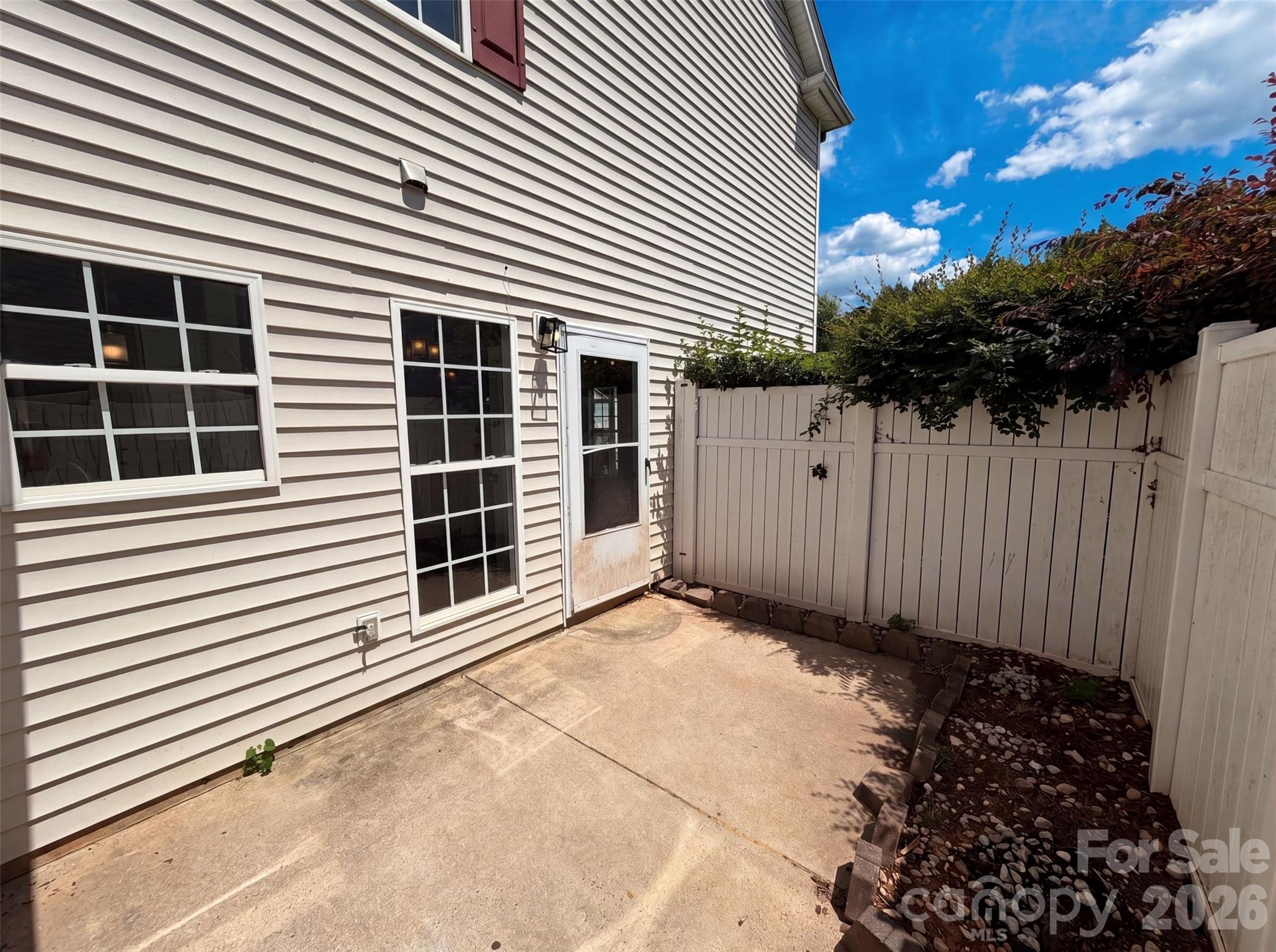 3831 Mohawk Court Property Photo 5