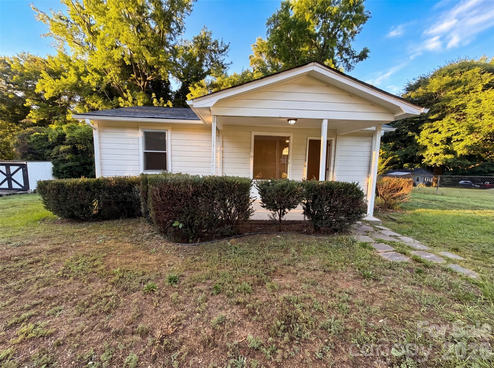 1413 Westside Drive Property Photo 1