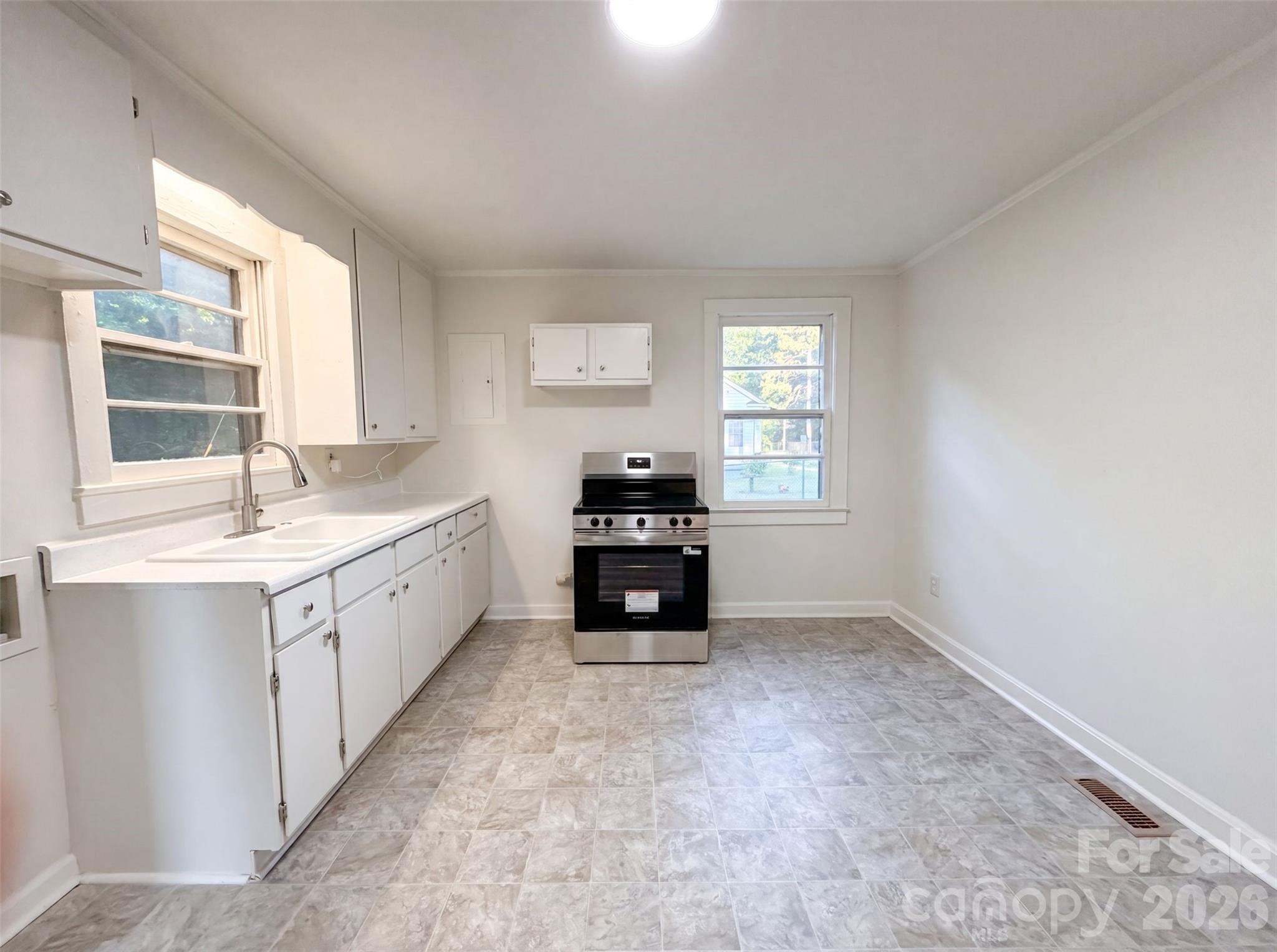 1413 Westside Drive Property Photo 2