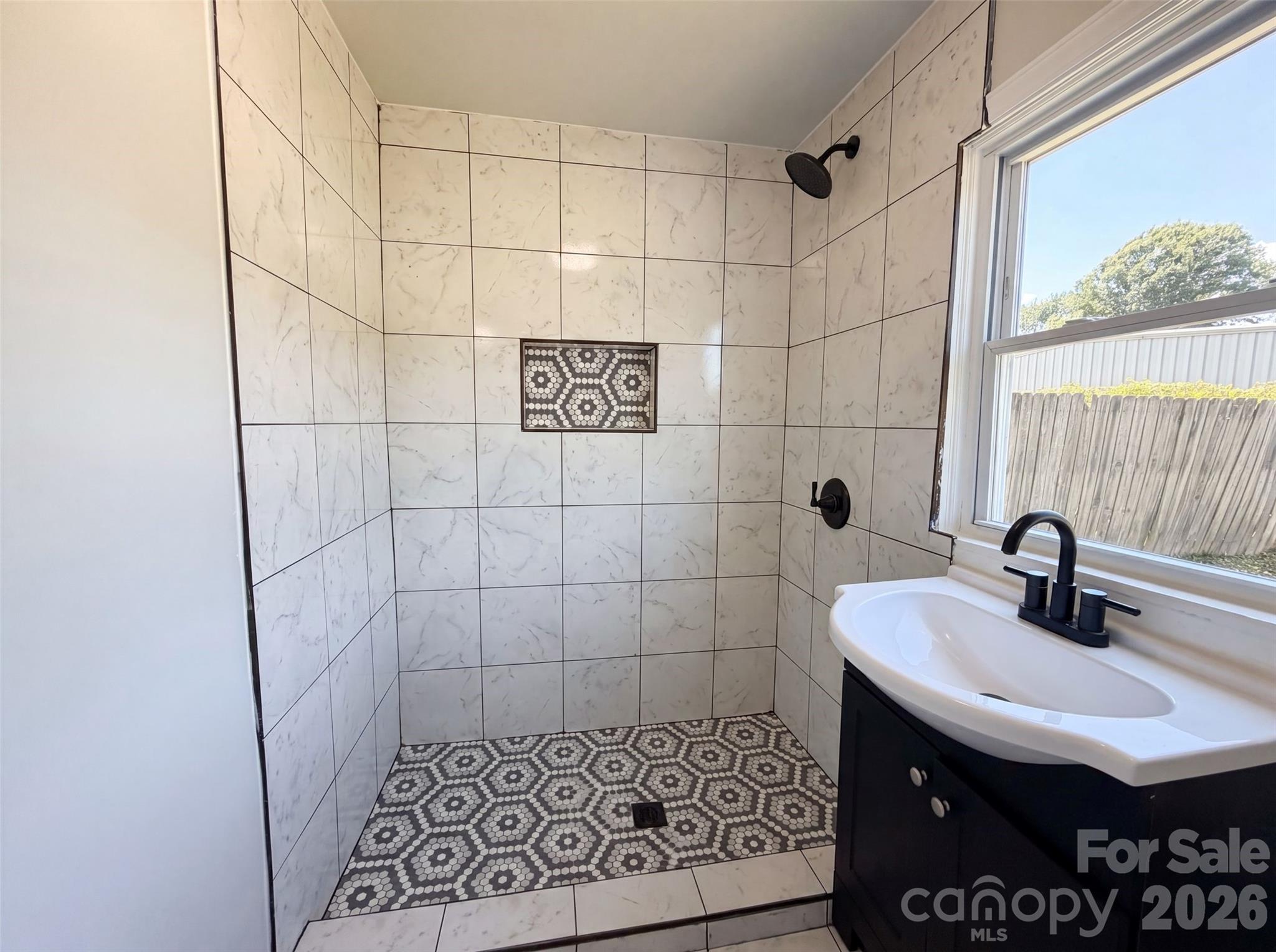 123 E Farmview Street Property Photo 12