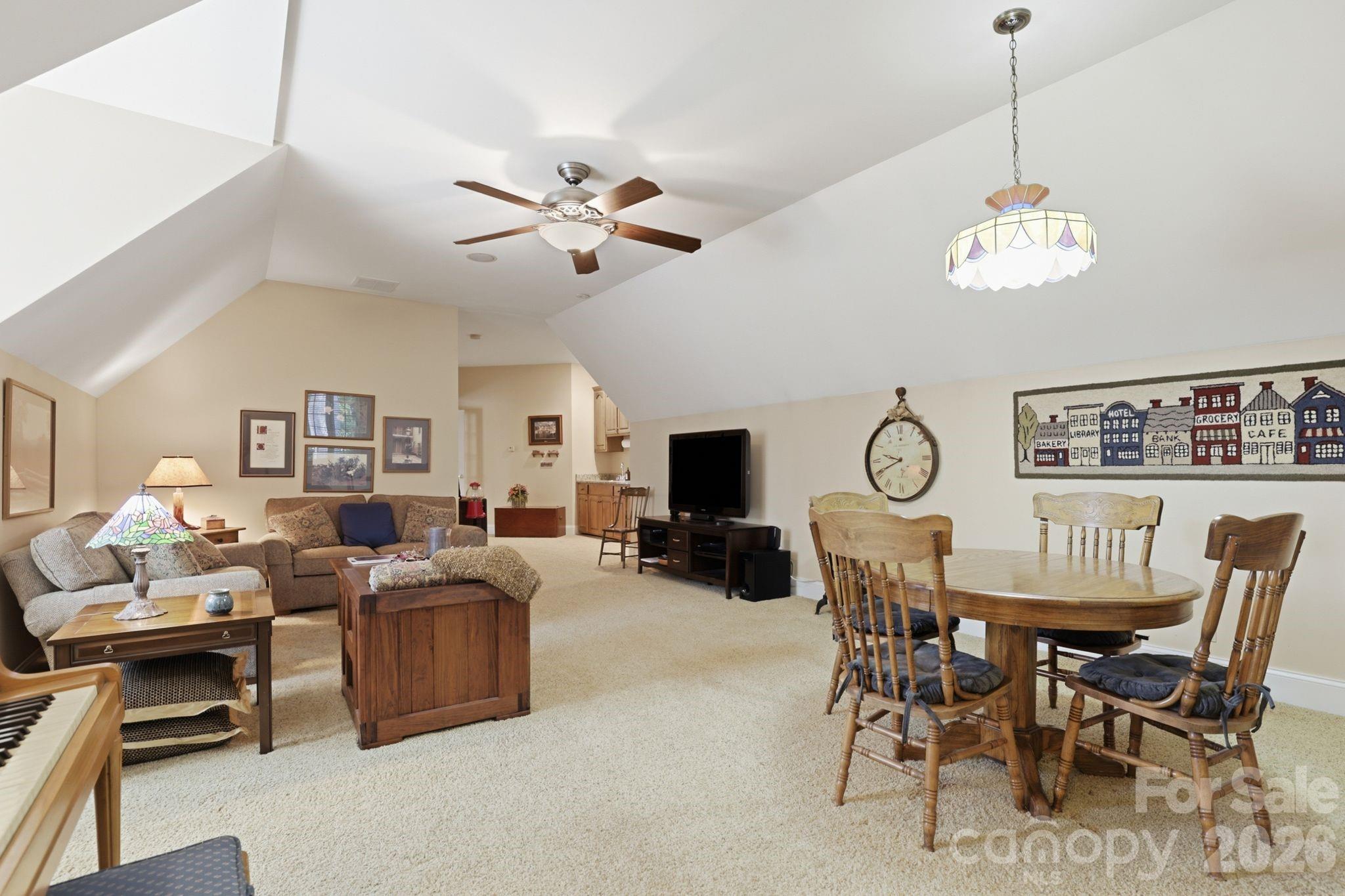 7631 Dellinger Road Property Photo 25