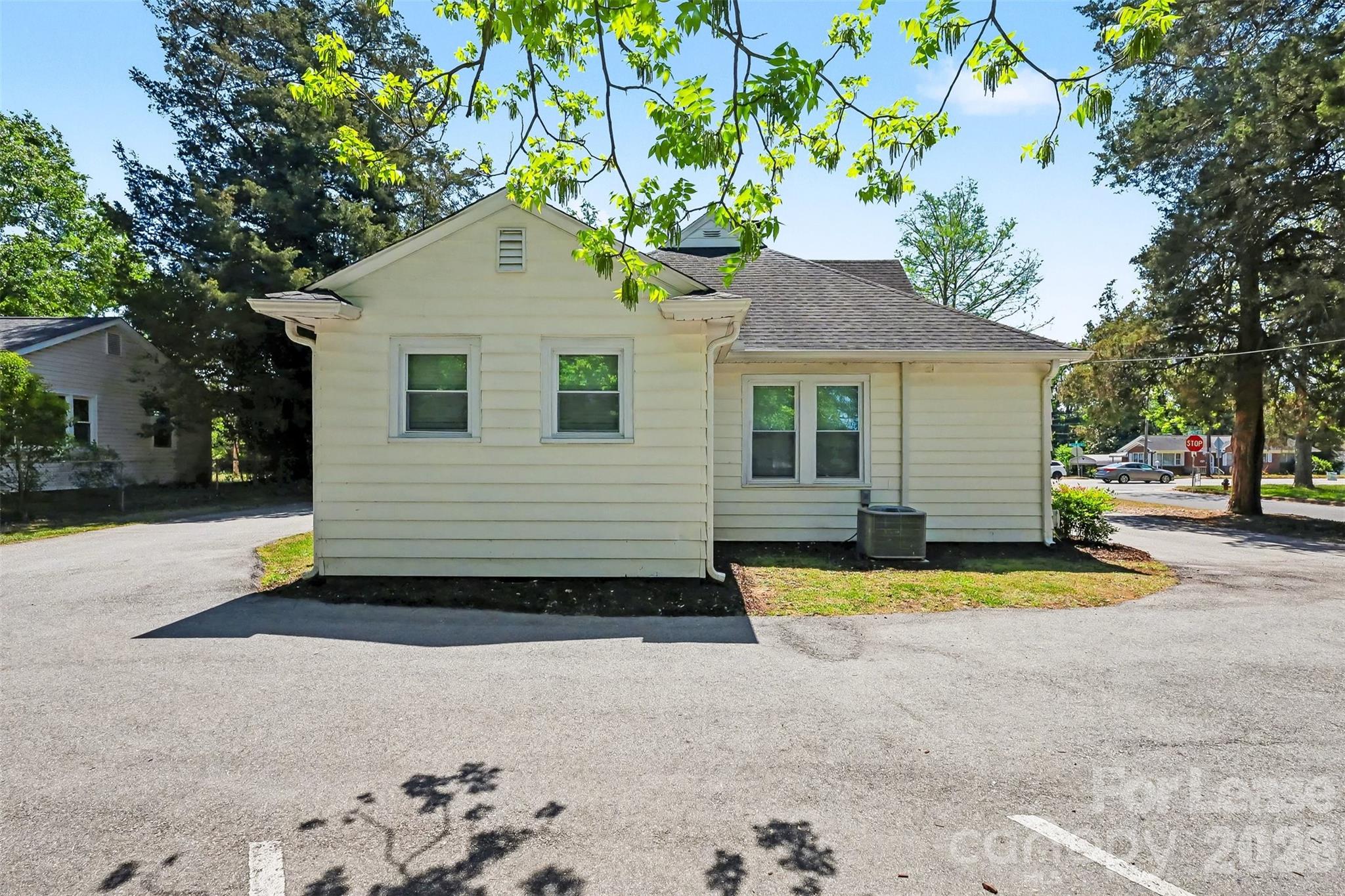 792 John B White Sr Boulevard Property Photo 20