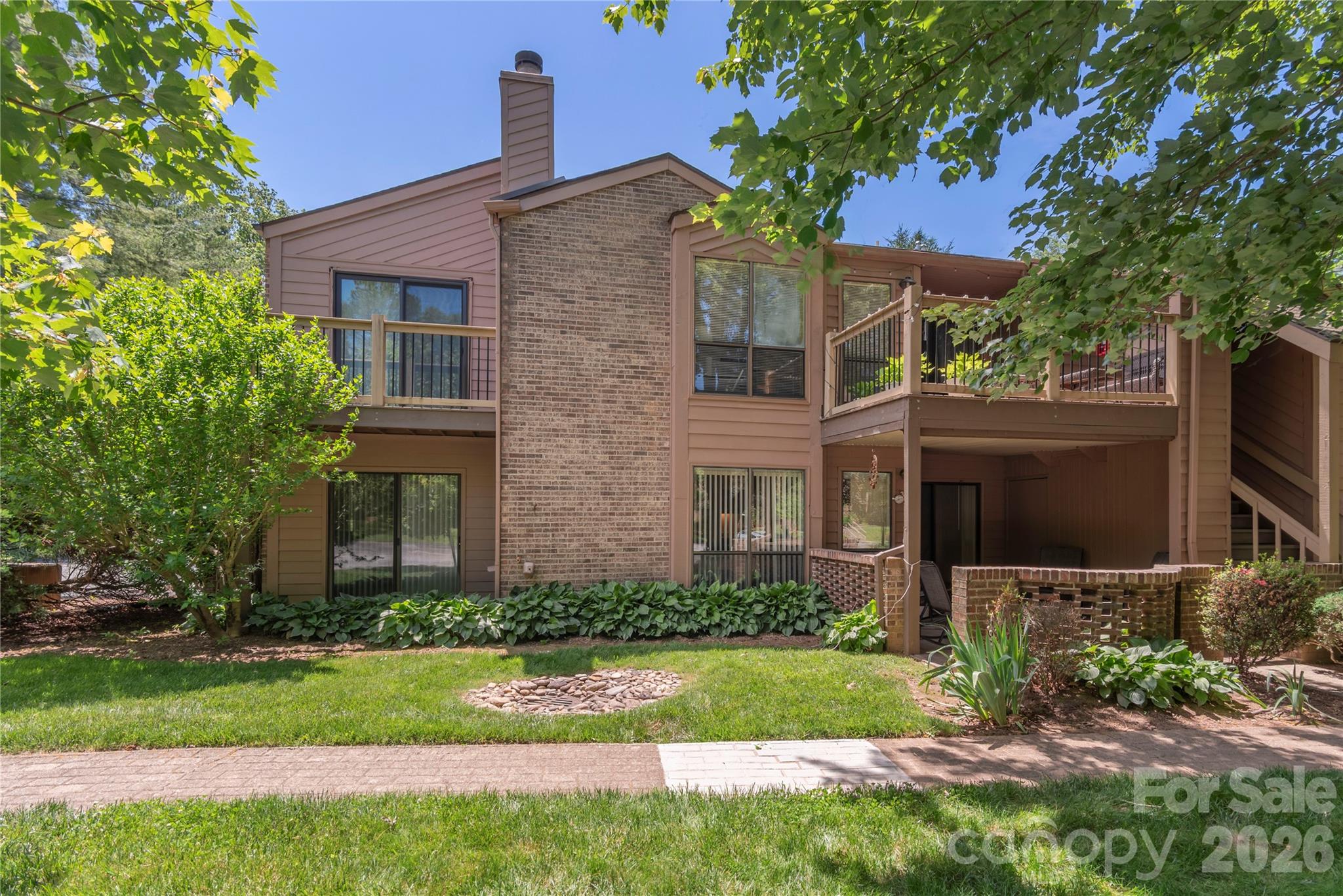 33 Ravencroft Lane E33 Property Photo 1