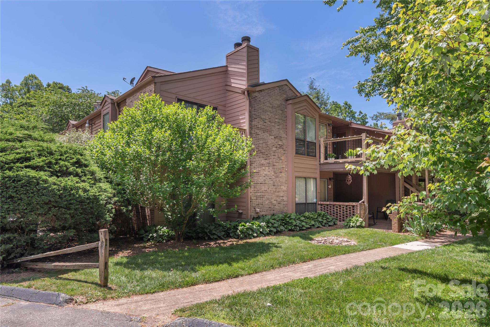 33 Ravencroft Lane E33 Property Photo 2