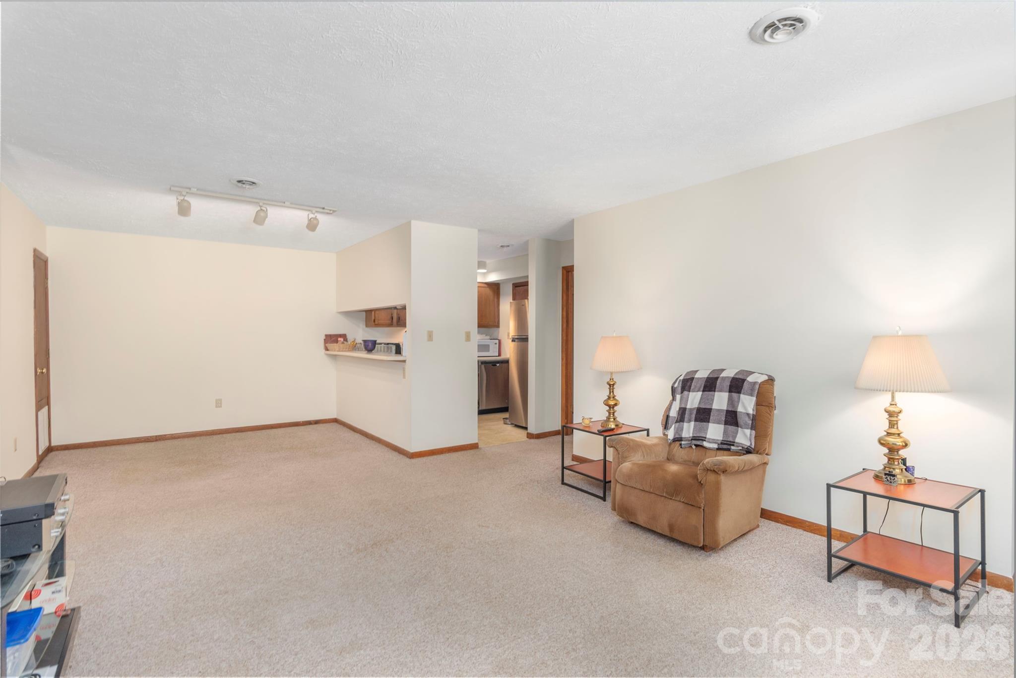 33 Ravencroft Lane E33 Property Photo 7