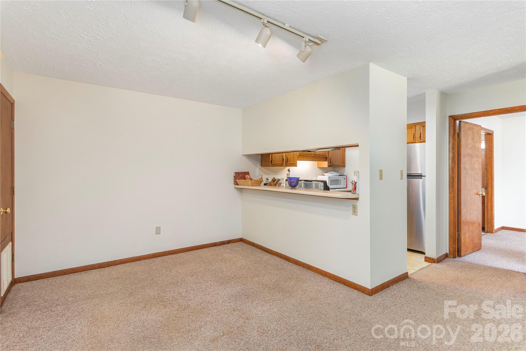 33 Ravencroft Lane E33 Property Photo 11