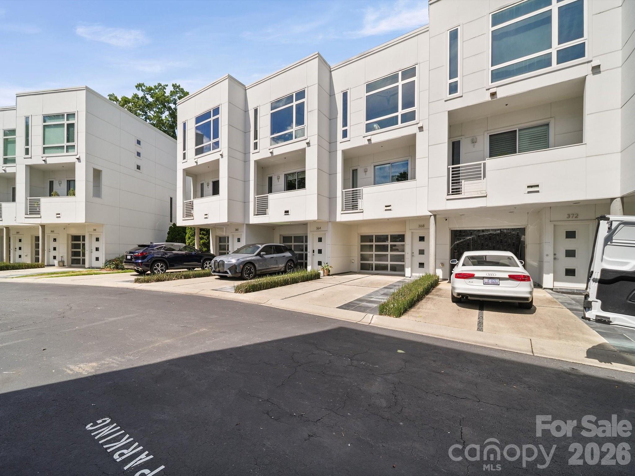 368 Viburnum Way Court Property Photo 3