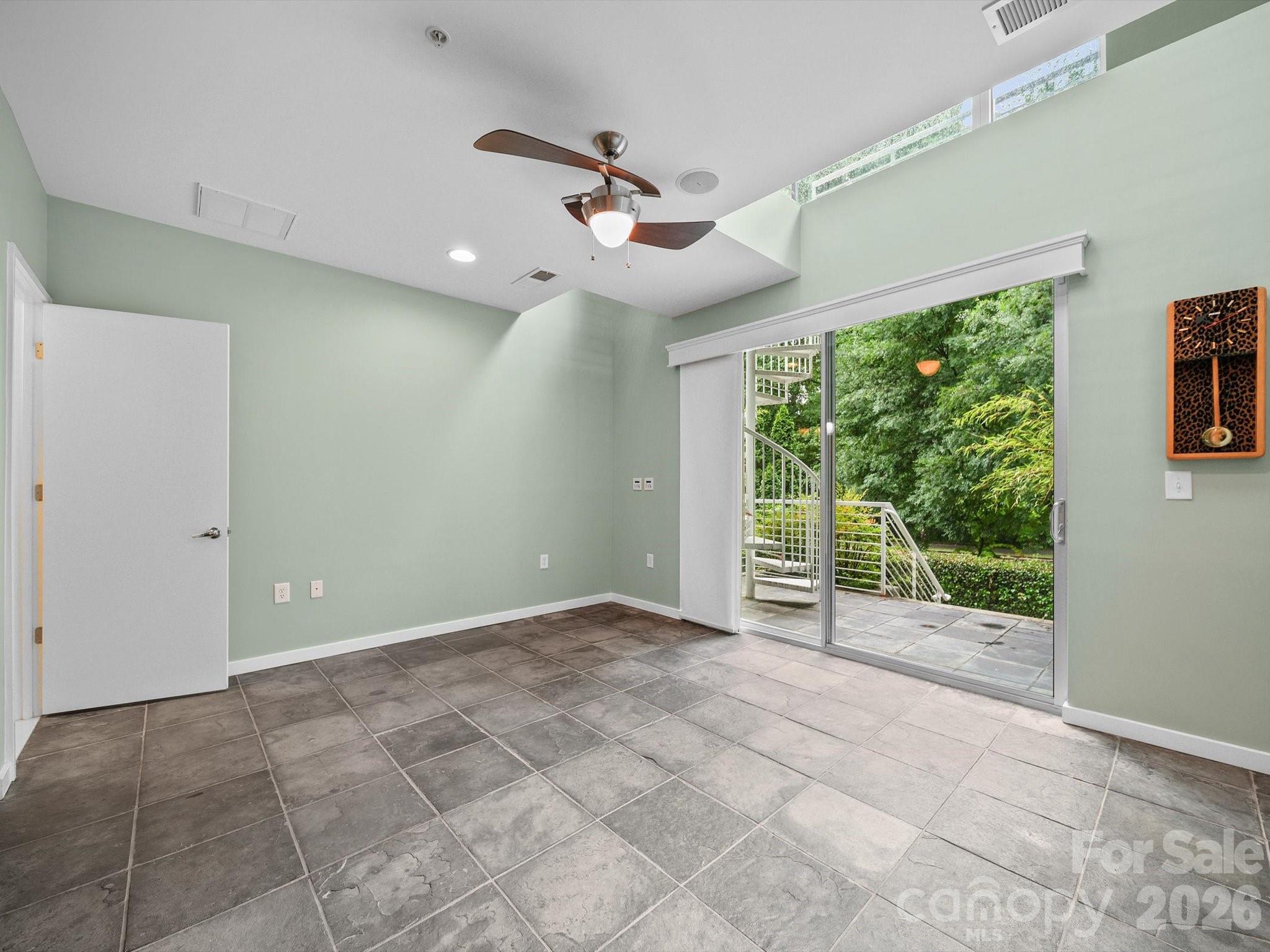 368 Viburnum Way Court Property Photo 31