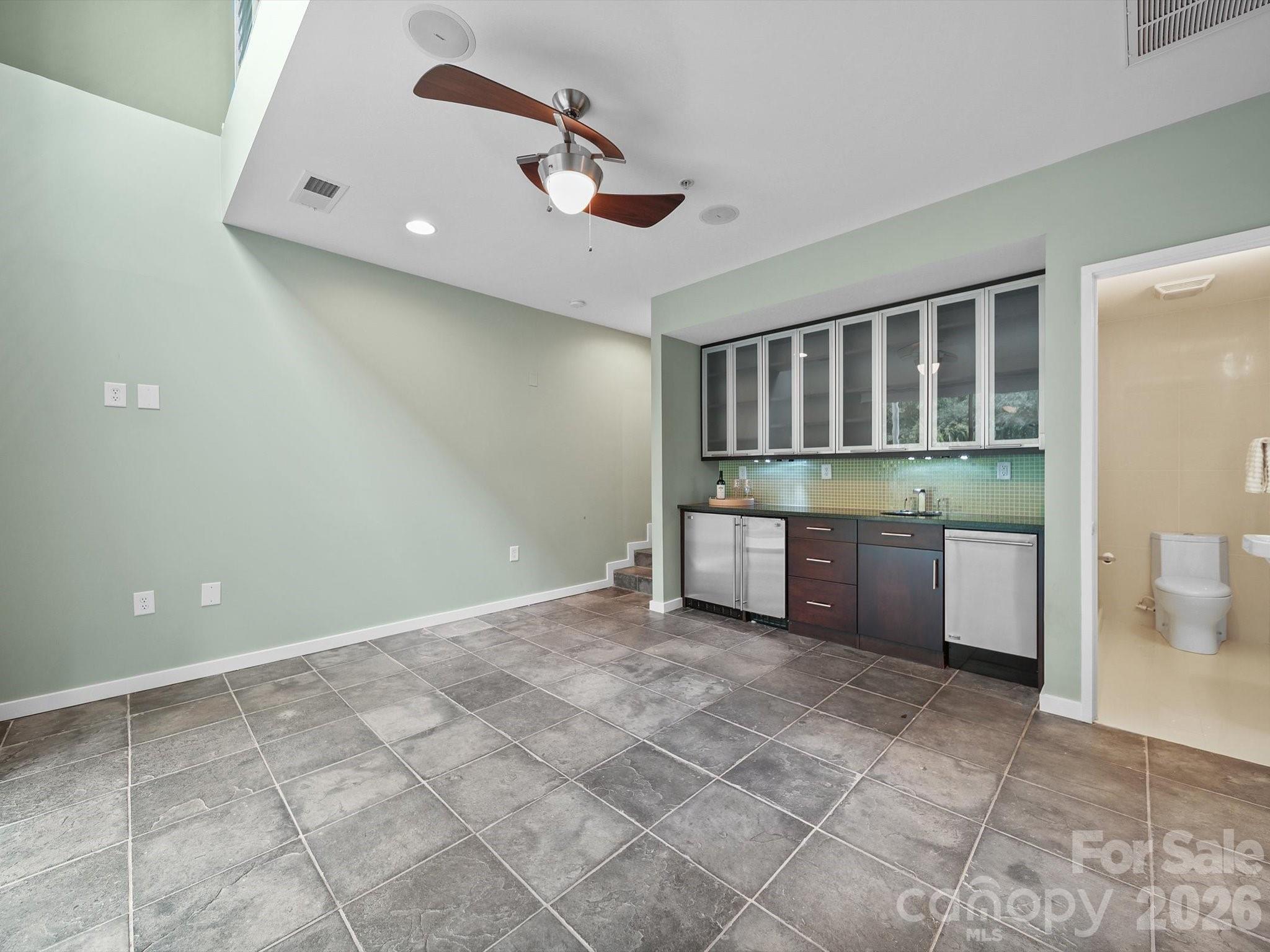 368 Viburnum Way Court Property Photo 32