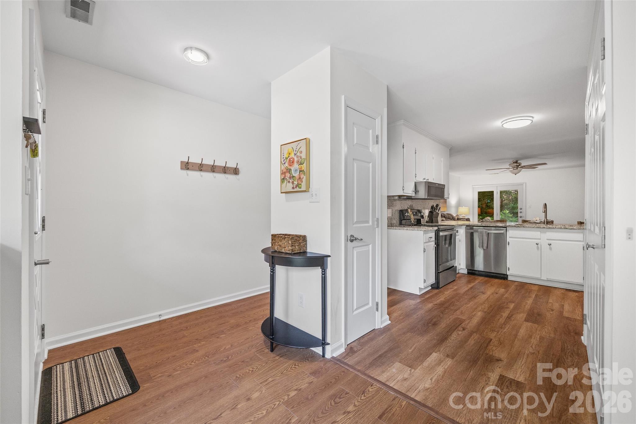 105 David Court Property Photo 3