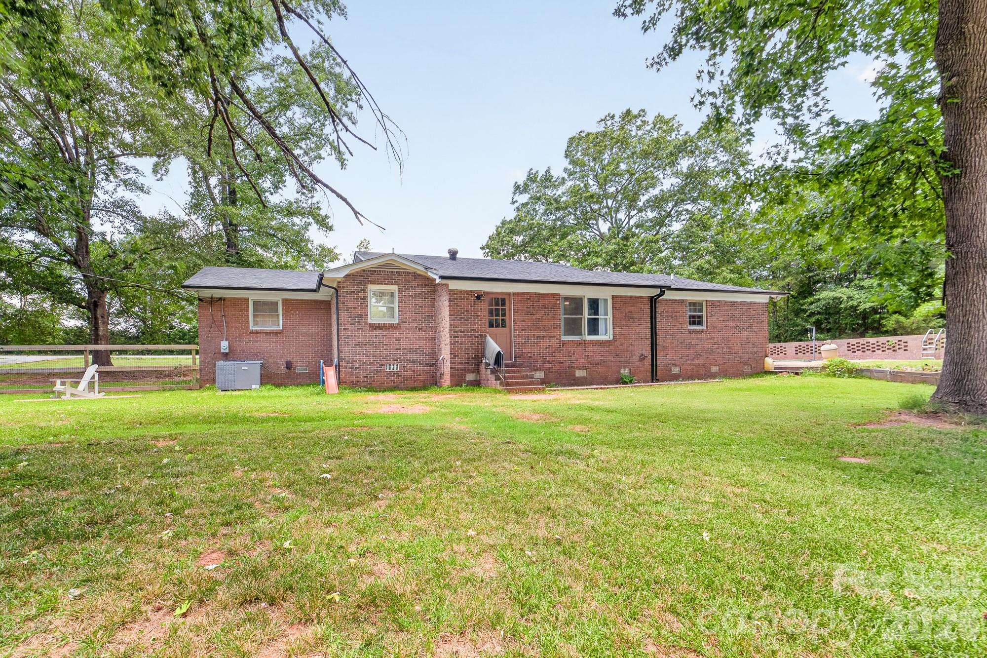 2446 Wood Road Property Photo 13