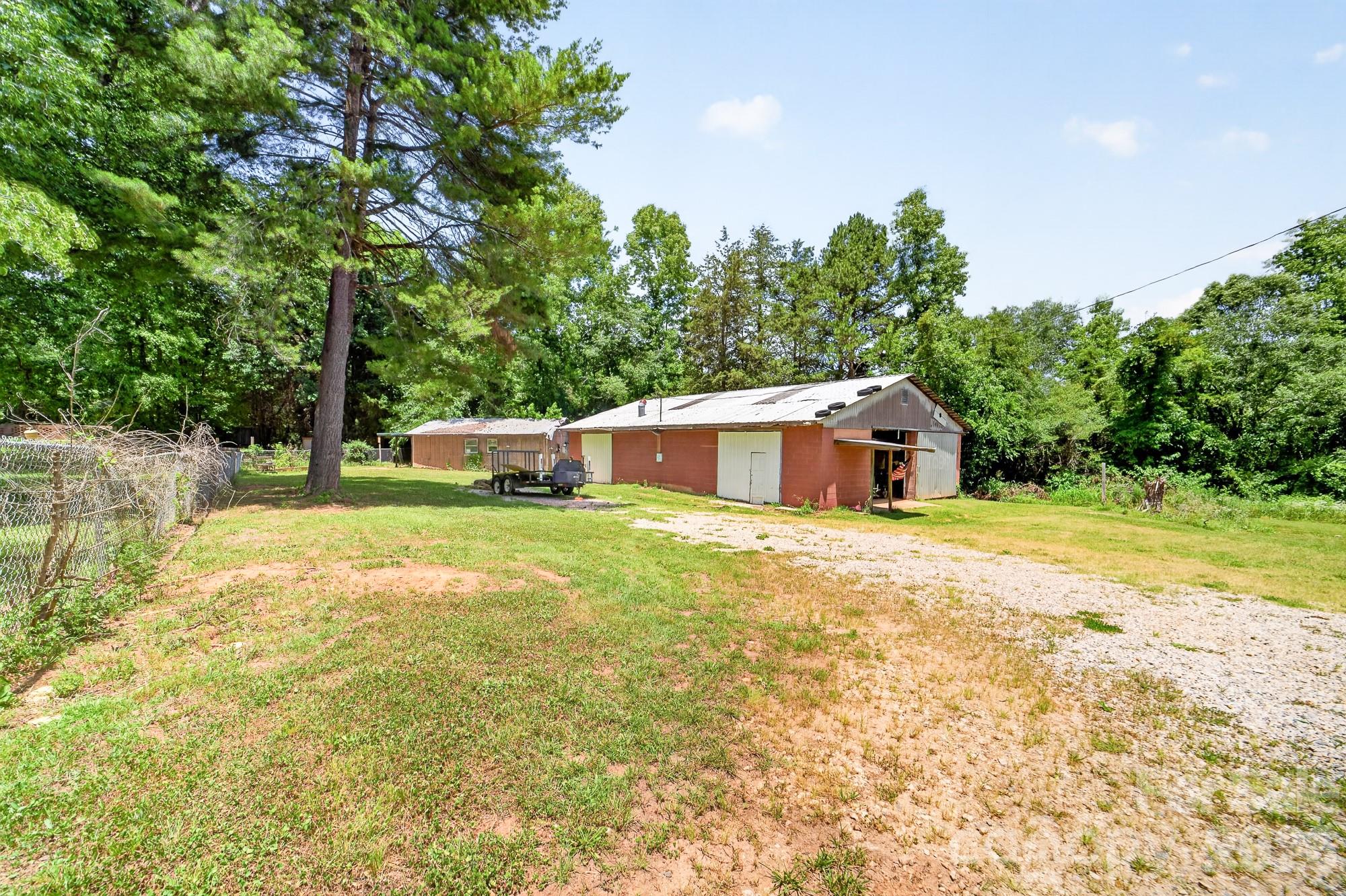 2446 Wood Road Property Photo 17