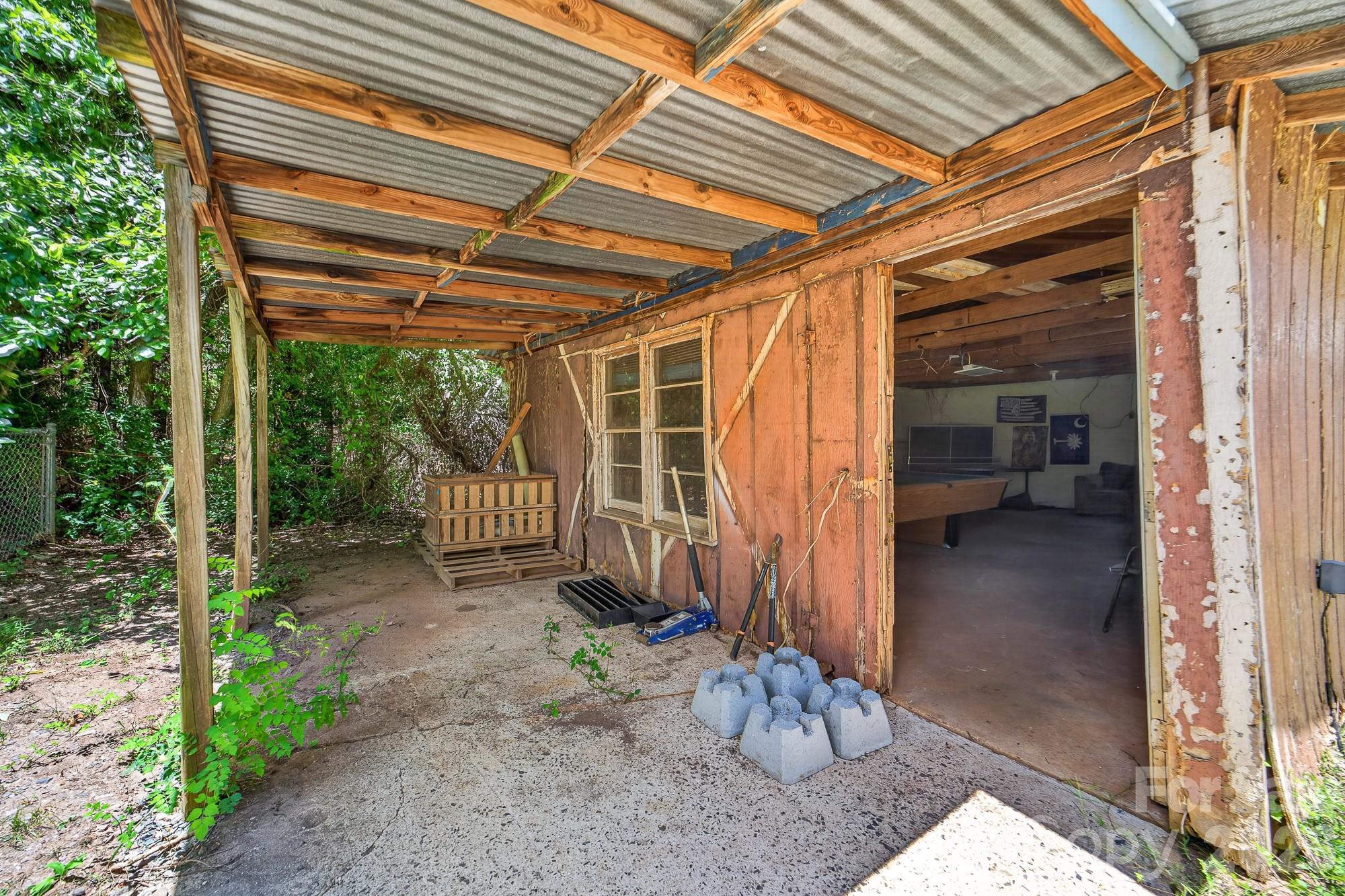 2446 Wood Road Property Photo 19