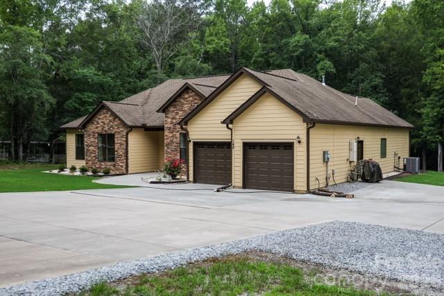 148 Williams Wood Drive Property Photo 2