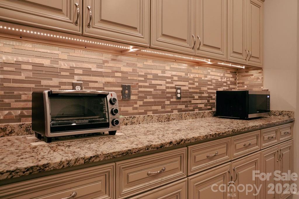 148 Williams Wood Drive Property Photo 9