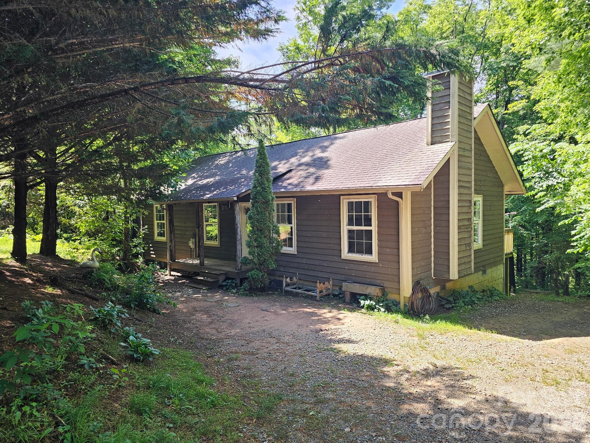 100 Squirrel Lane Property Photo 1