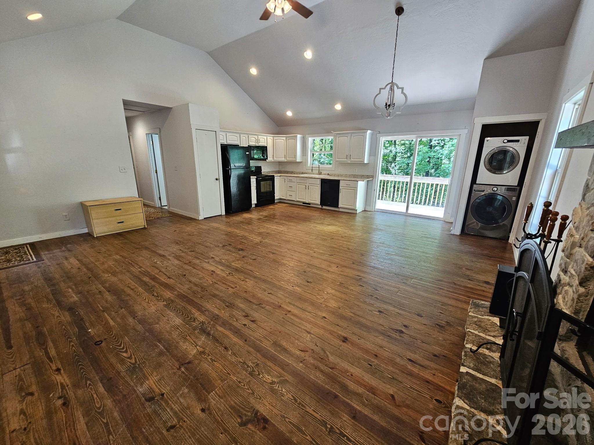100 Squirrel Lane Property Photo 2