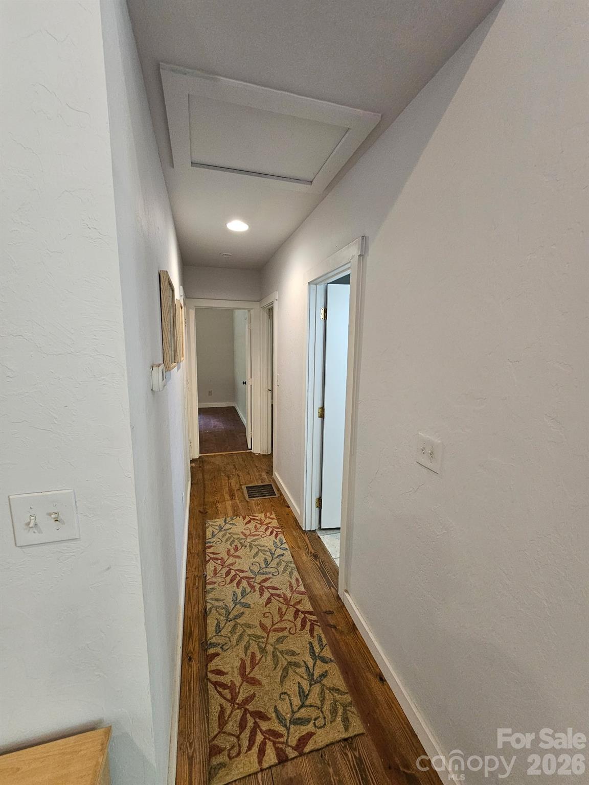 100 Squirrel Lane Property Photo 4
