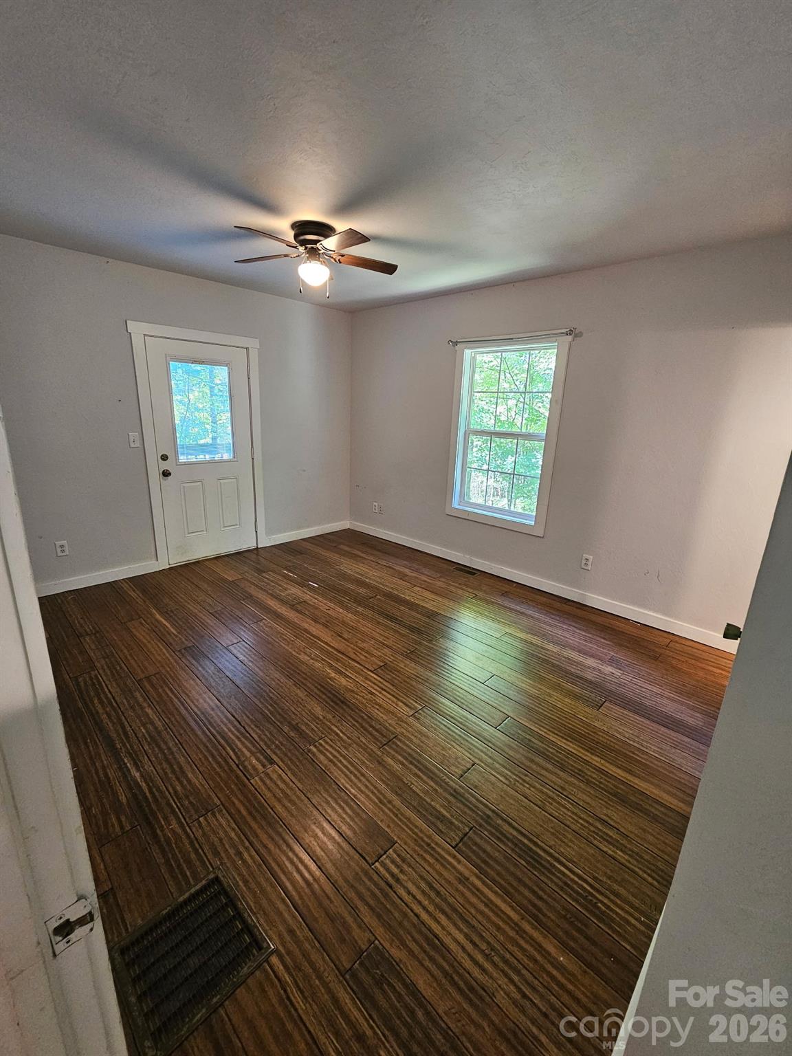 100 Squirrel Lane Property Photo 6