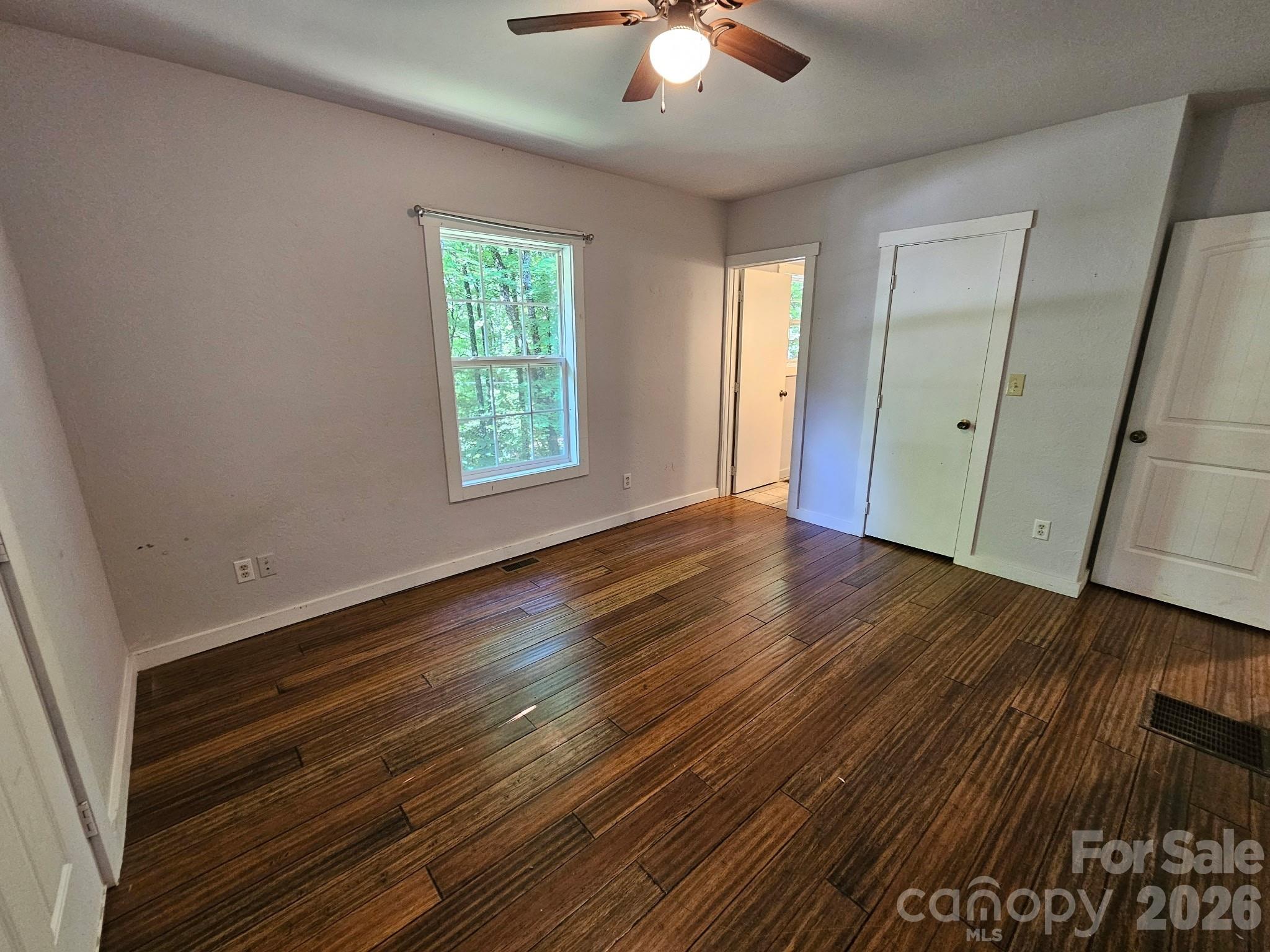 100 Squirrel Lane Property Photo 11