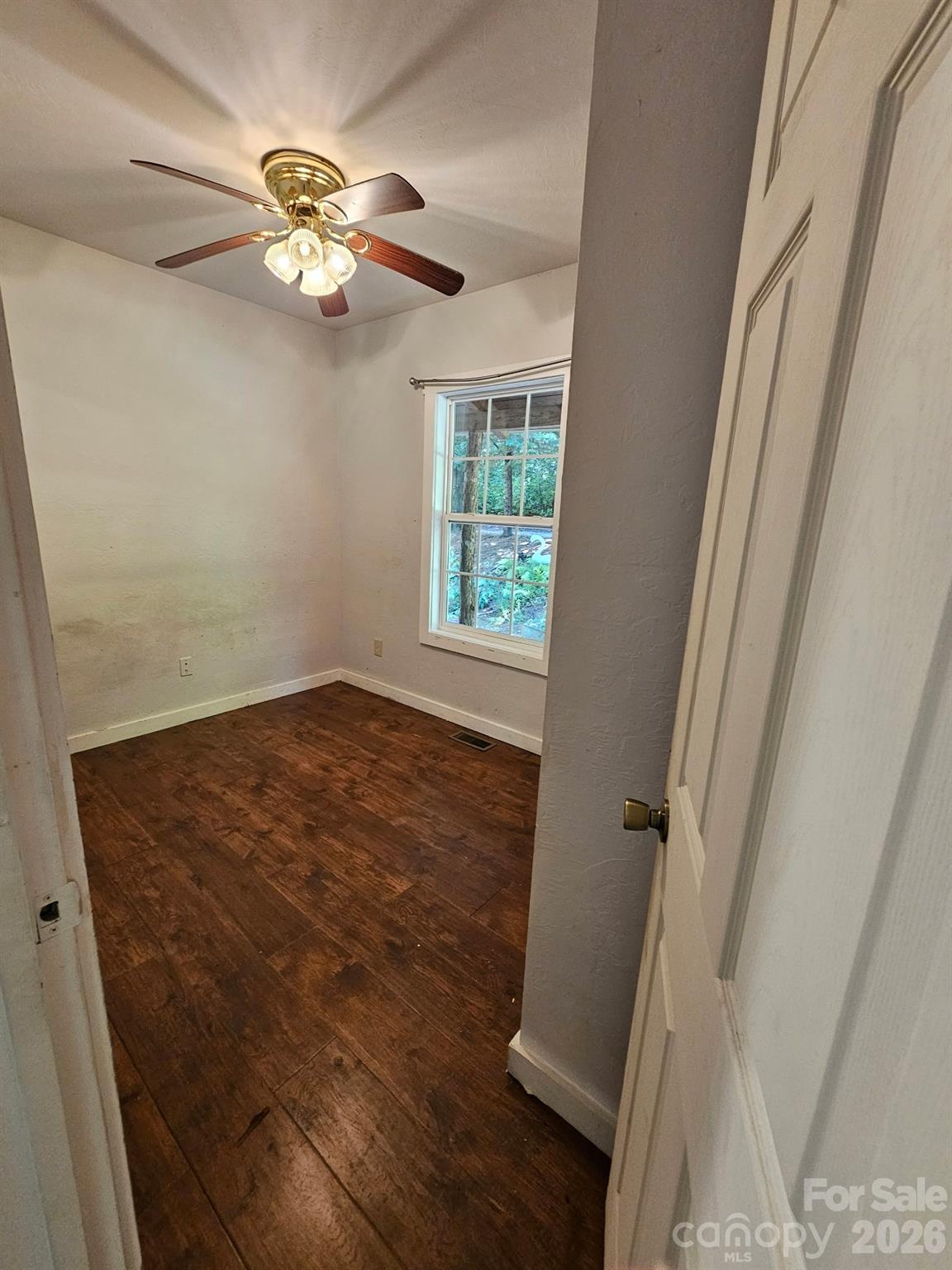 100 Squirrel Lane Property Photo 13
