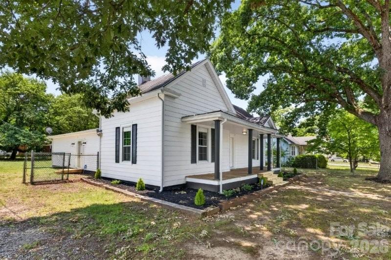603 Thomas Street Property Photo 2