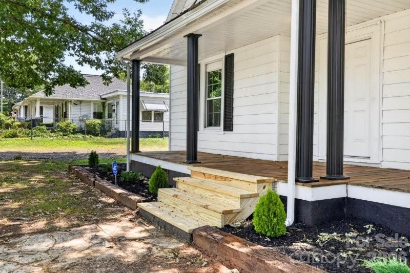 603 Thomas Street Property Photo 3