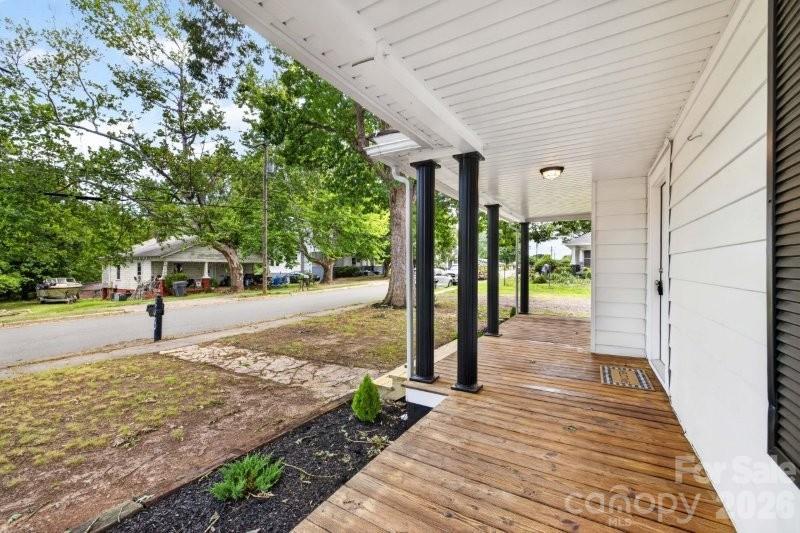 603 Thomas Street Property Photo 4