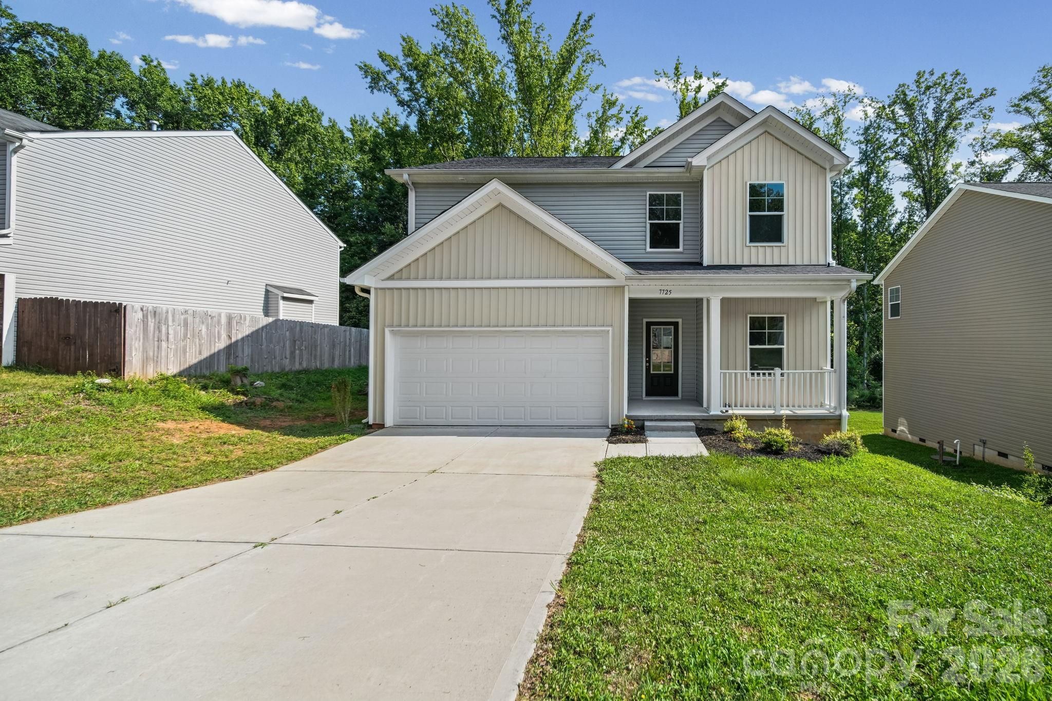 7725 E Lane Drive Property Photo 1