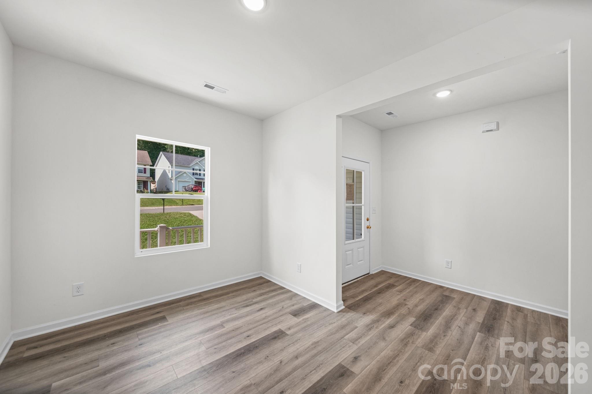 7725 E Lane Drive Property Photo 4