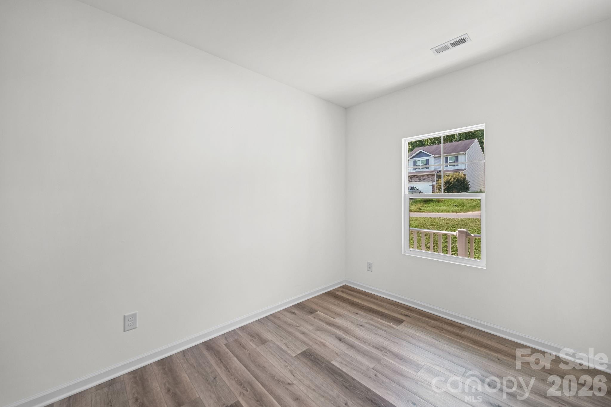 7725 E Lane Drive Property Photo 5