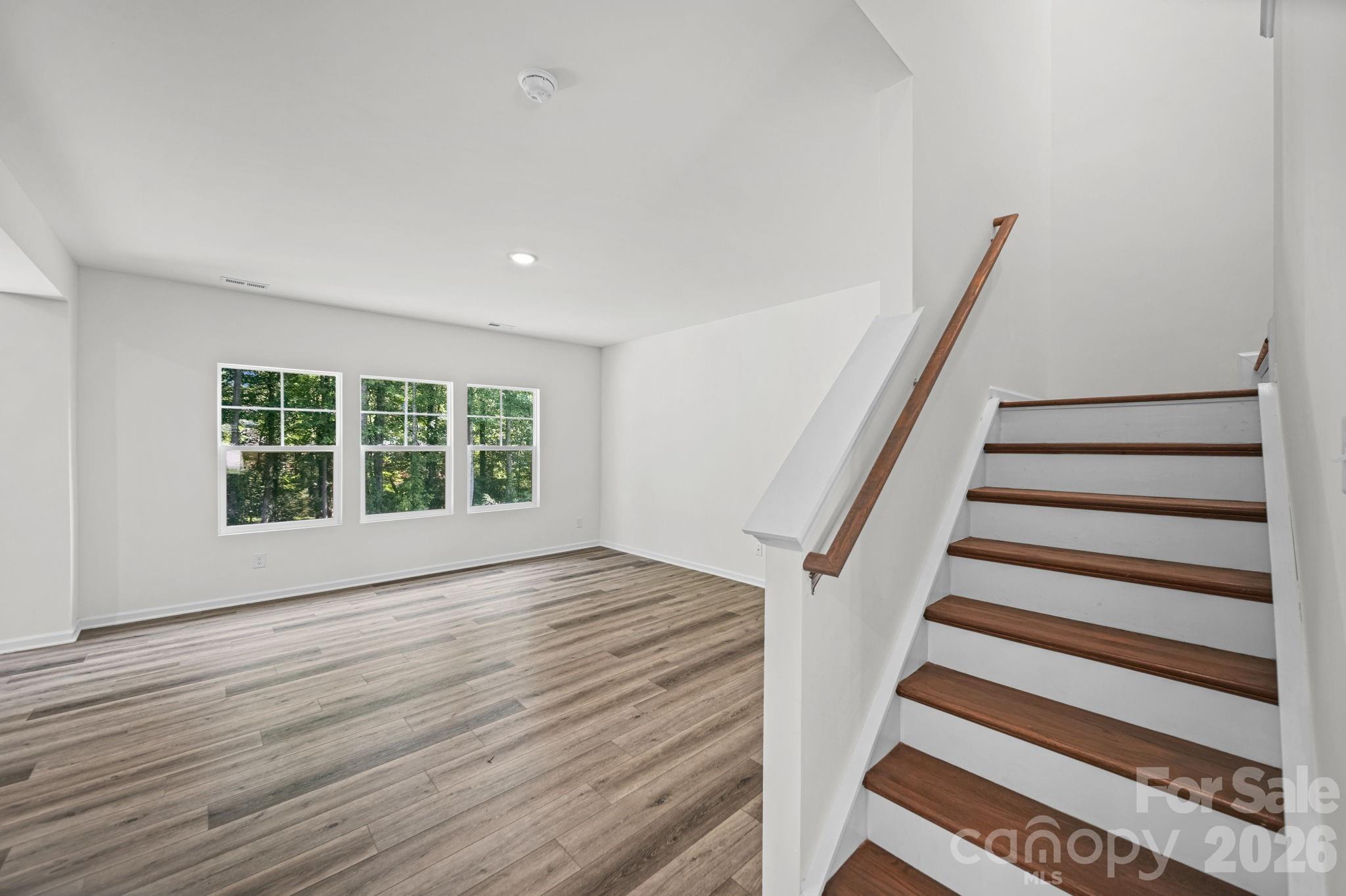 7725 E Lane Drive Property Photo 7