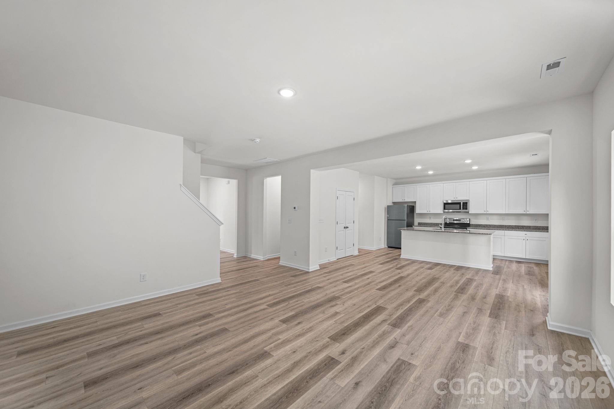 7725 E Lane Drive Property Photo 12