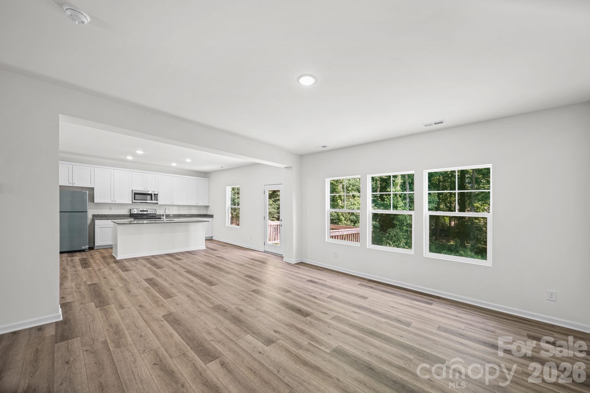 7725 E Lane Drive Property Photo 13