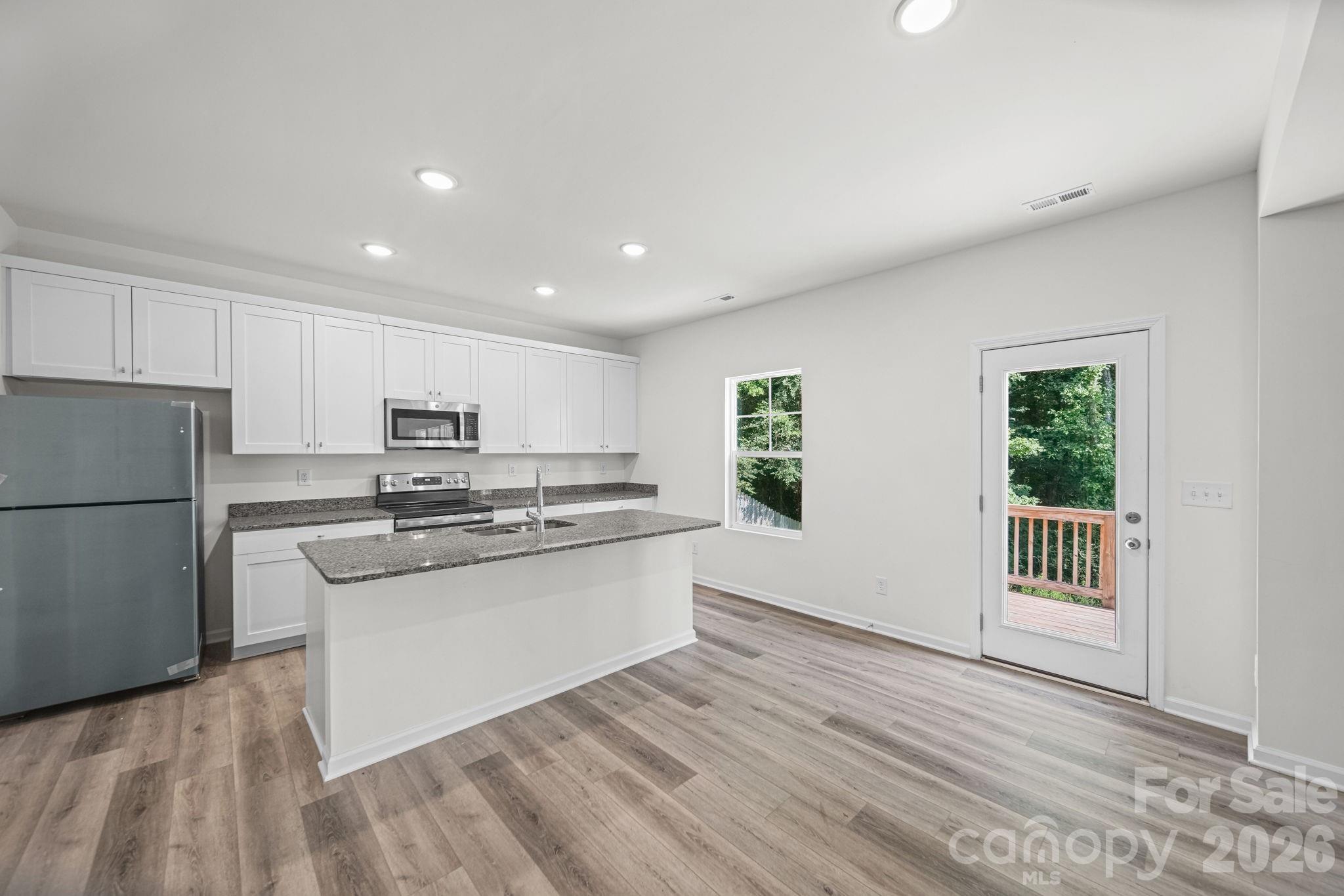7725 E Lane Drive Property Photo 16