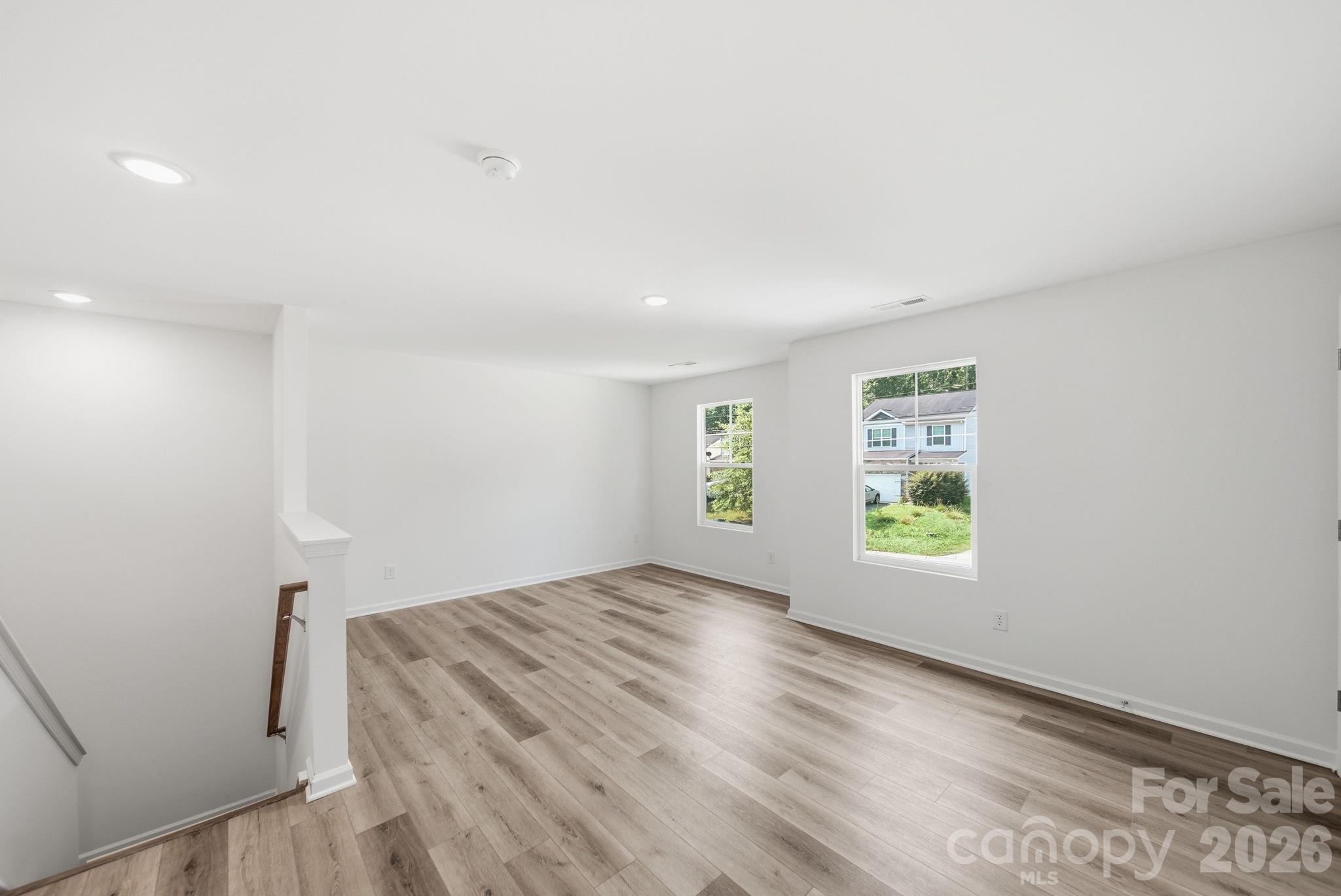 7725 E Lane Drive Property Photo 23