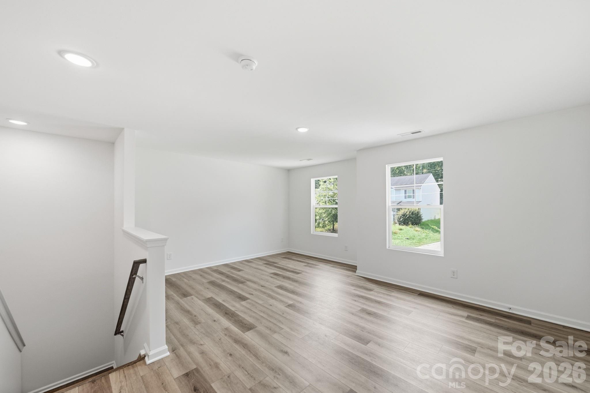 7725 E Lane Drive Property Photo 24