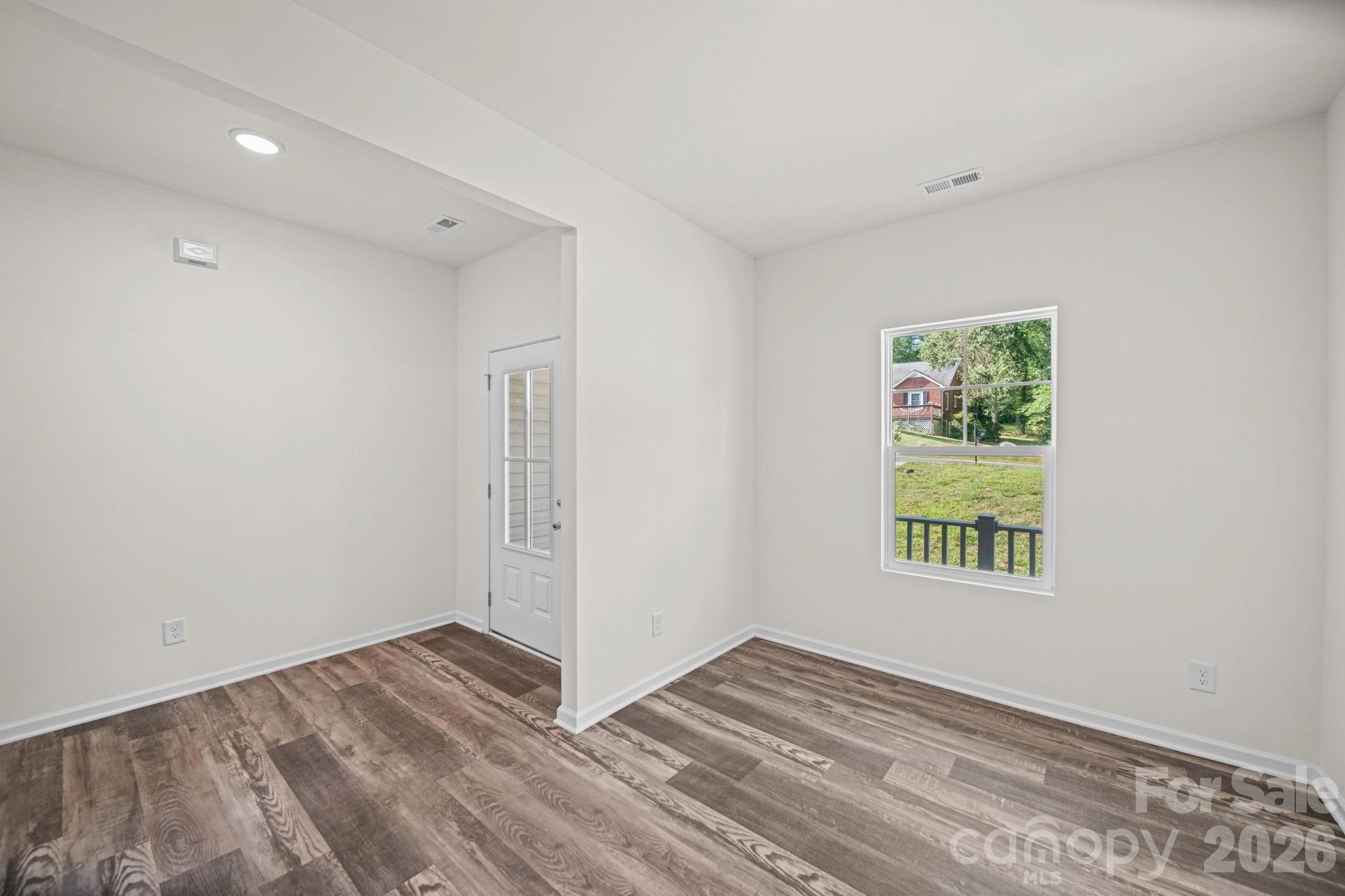 7809 E Lane Drive Property Photo 4