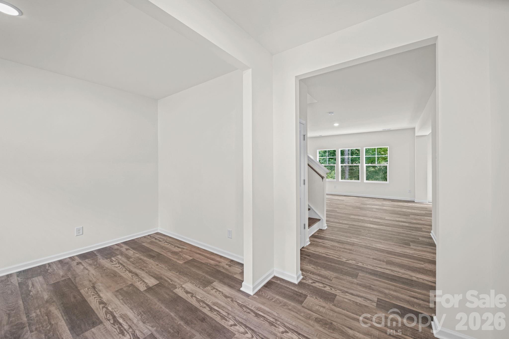7809 E Lane Drive Property Photo 5