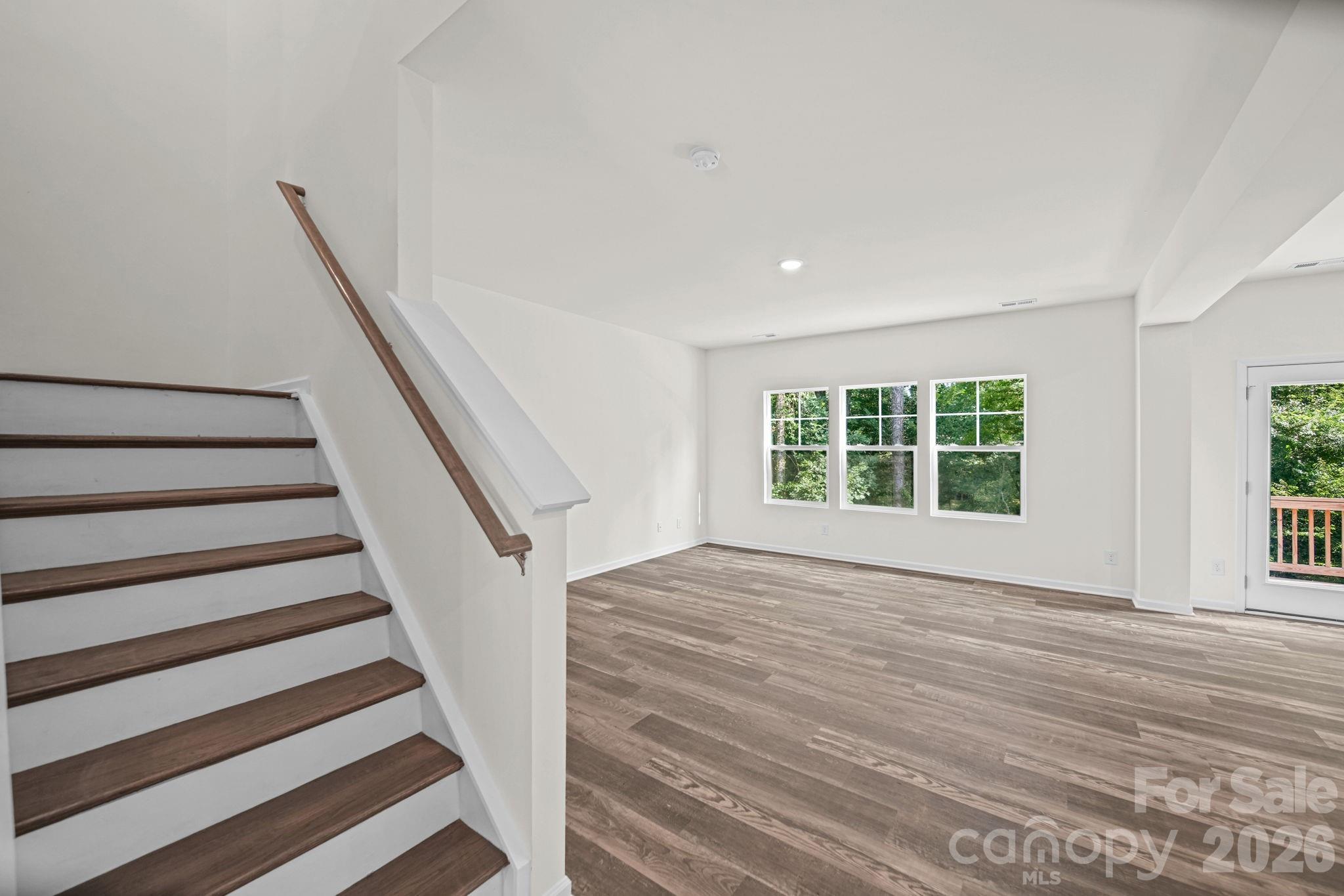 7809 E Lane Drive Property Photo 6