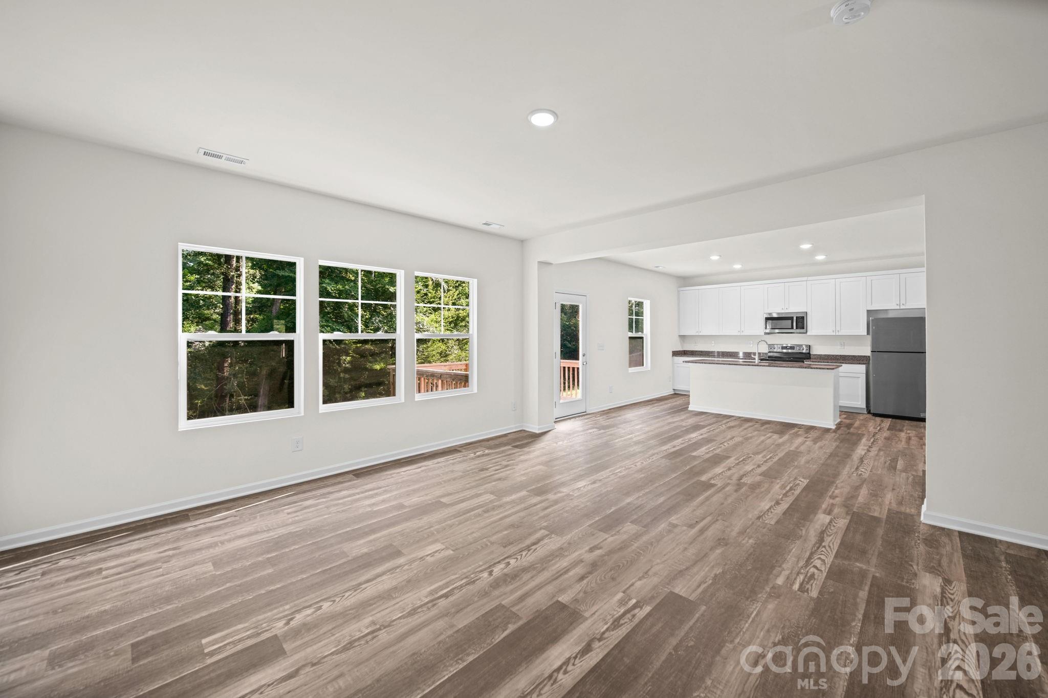7809 E Lane Drive Property Photo 10