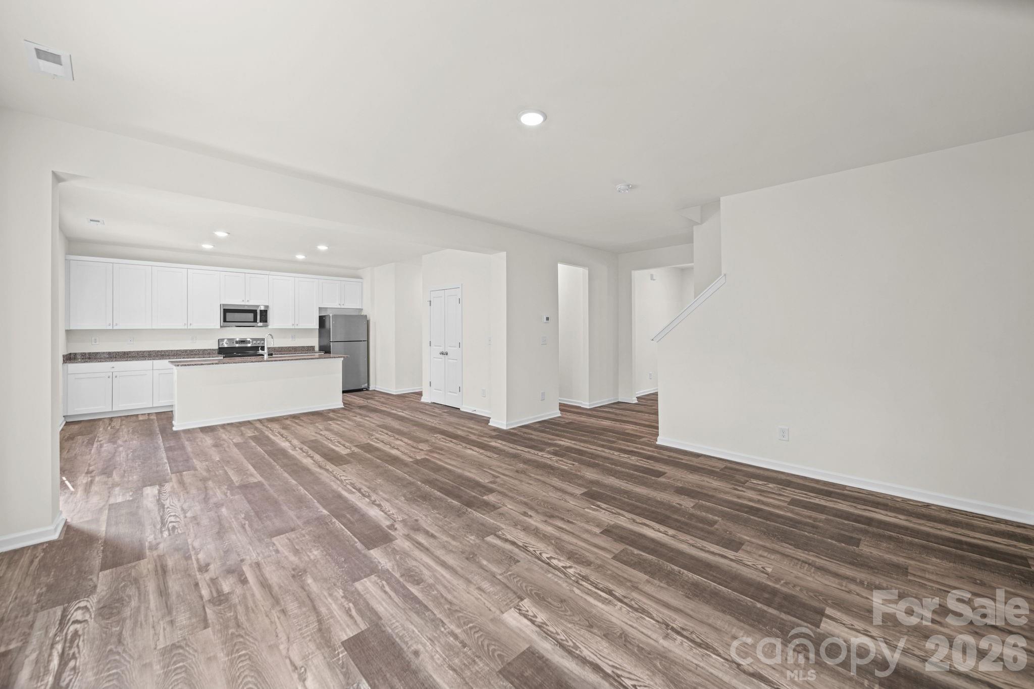7809 E Lane Drive Property Photo 12