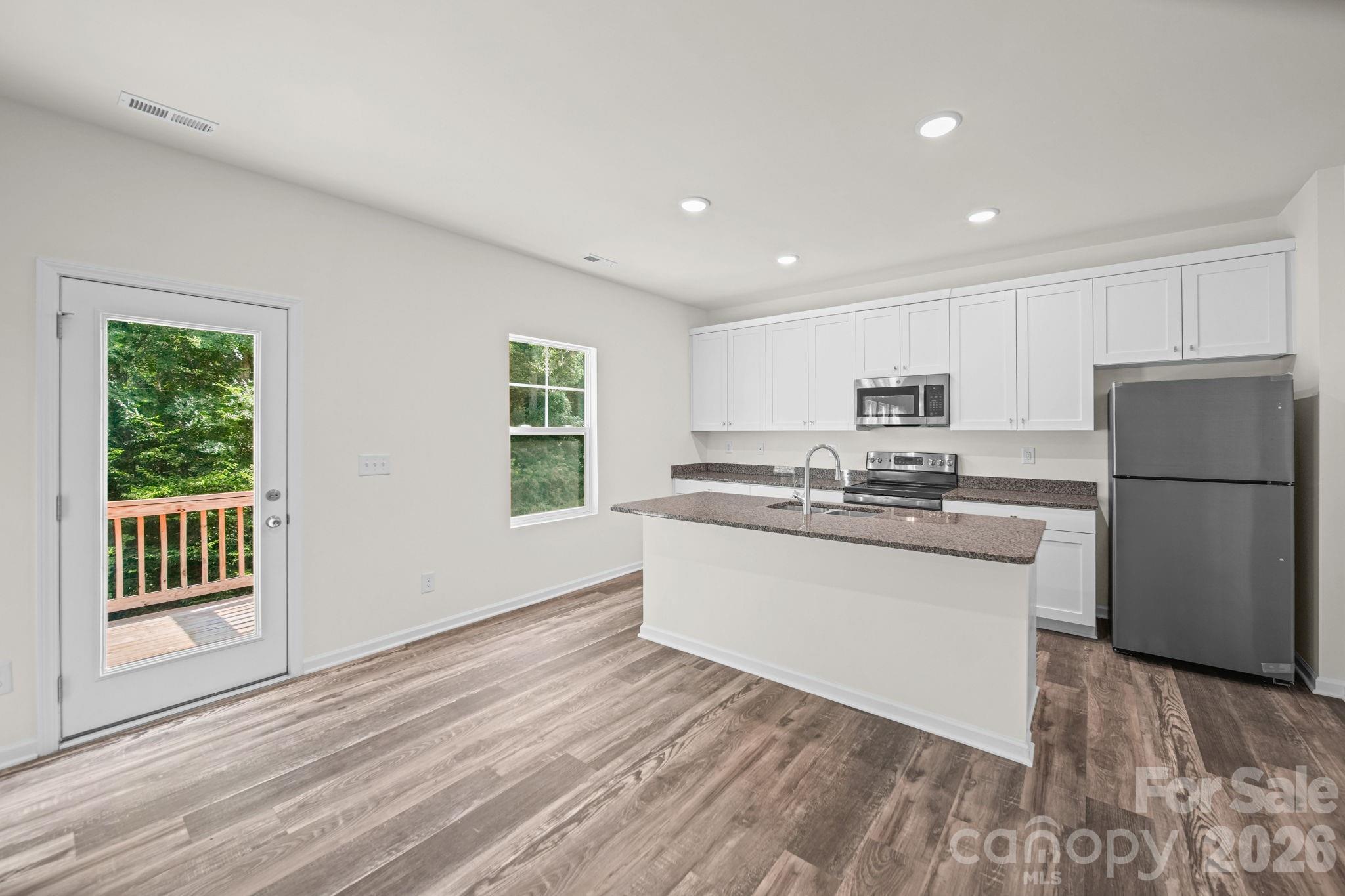 7809 E Lane Drive Property Photo 13