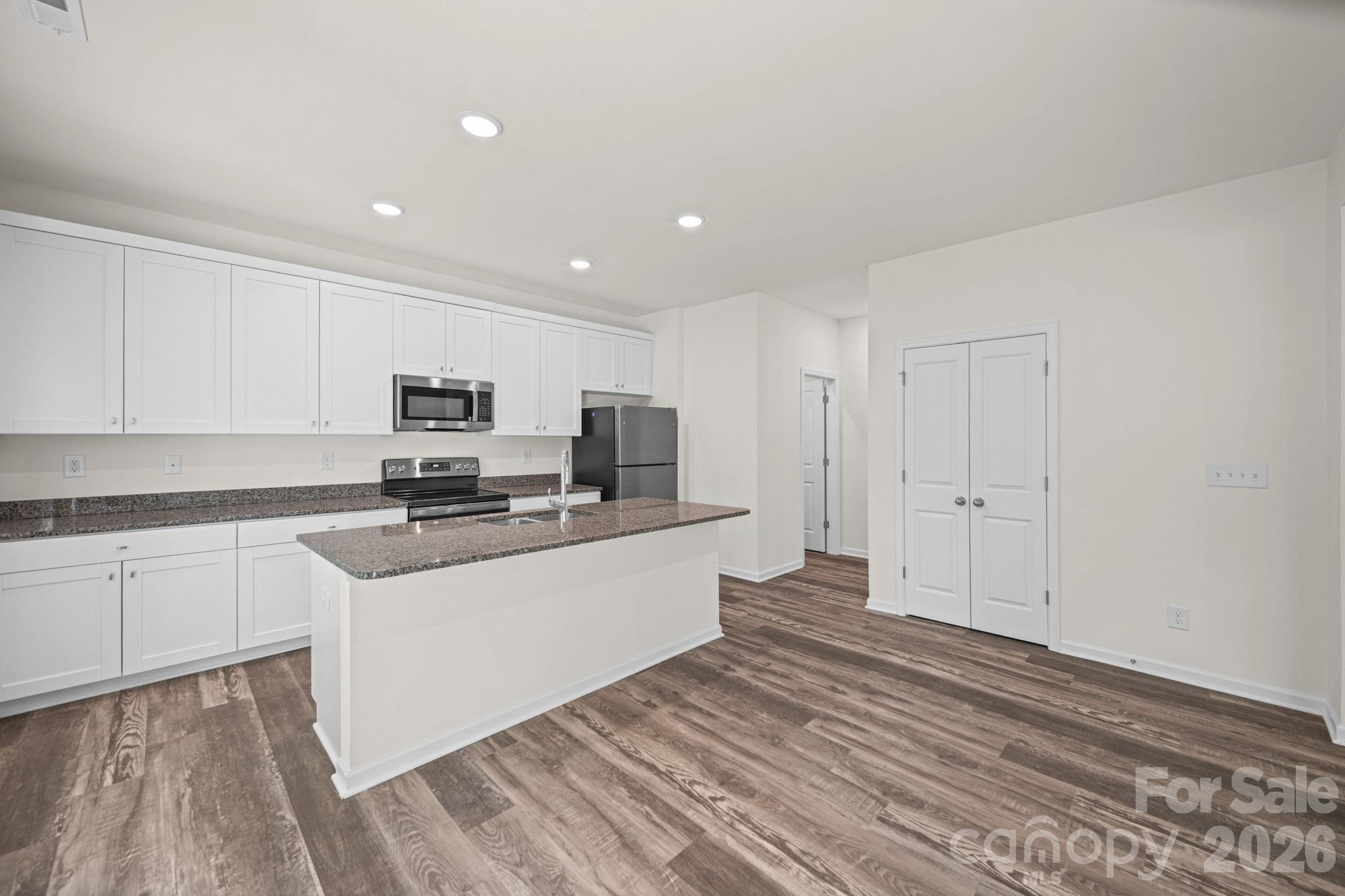 7809 E Lane Drive Property Photo 15