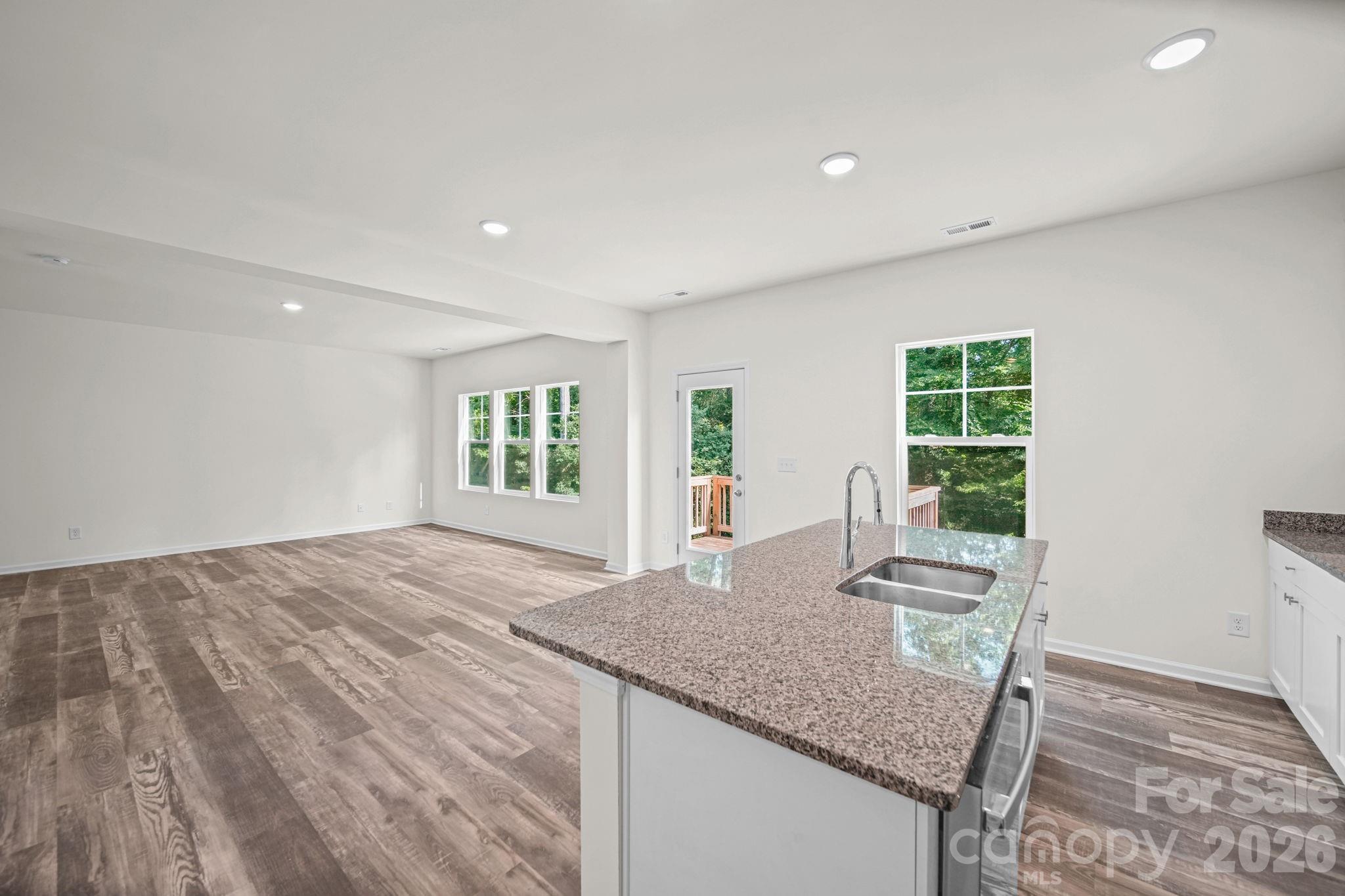 7809 E Lane Drive Property Photo 18