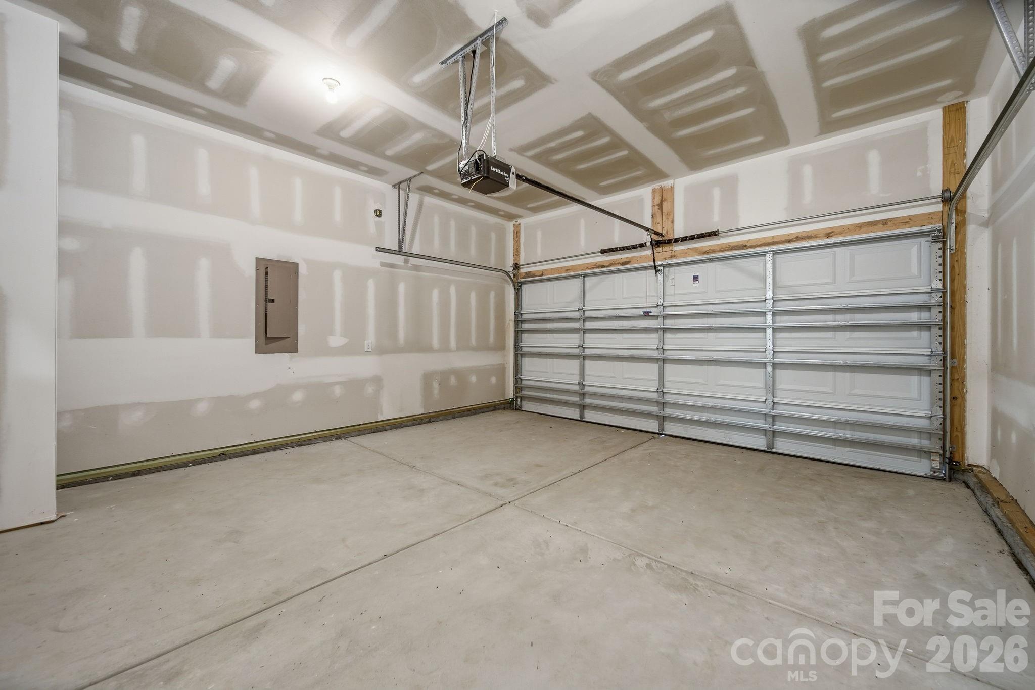 7809 E Lane Drive Property Photo 22