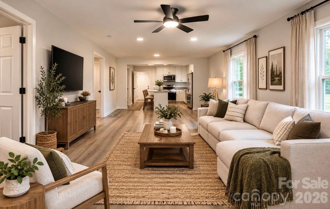 1810 E Greenbriar Road Property Photo 2