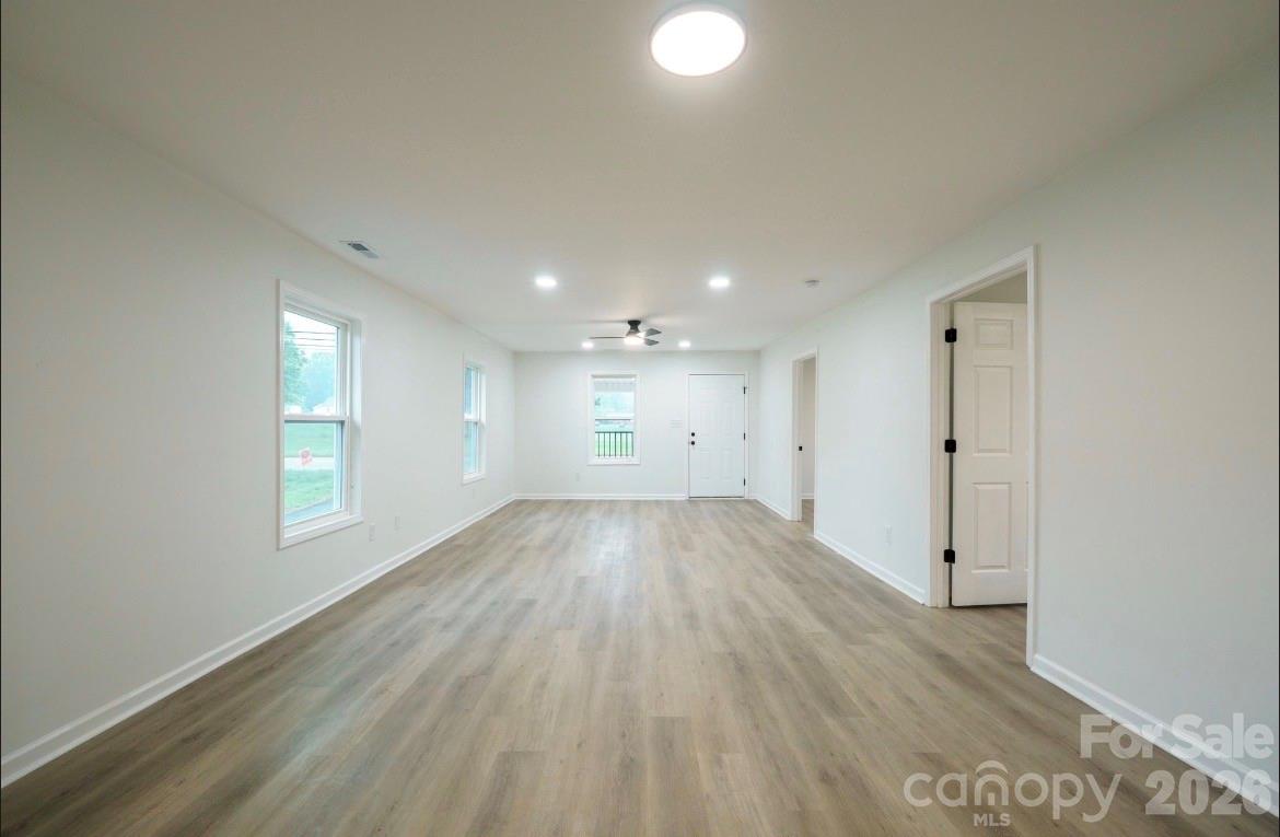 1810 E Greenbriar Road Property Photo 4