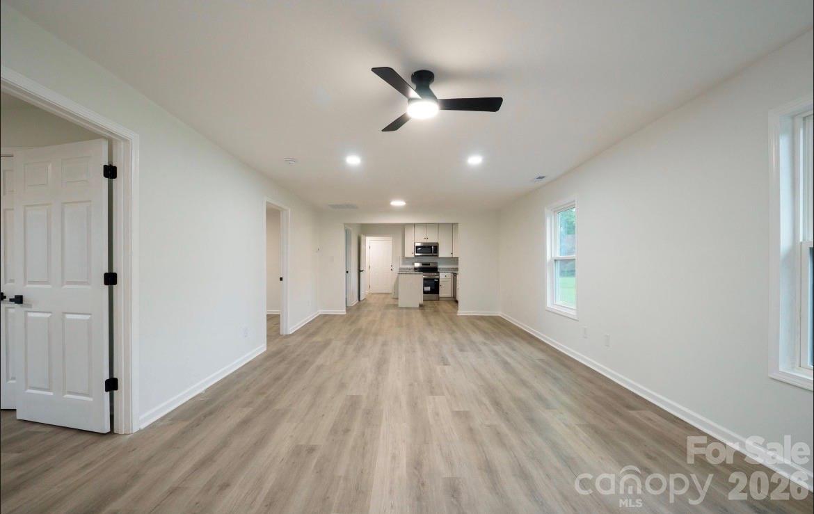 1810 E Greenbriar Road Property Photo 4