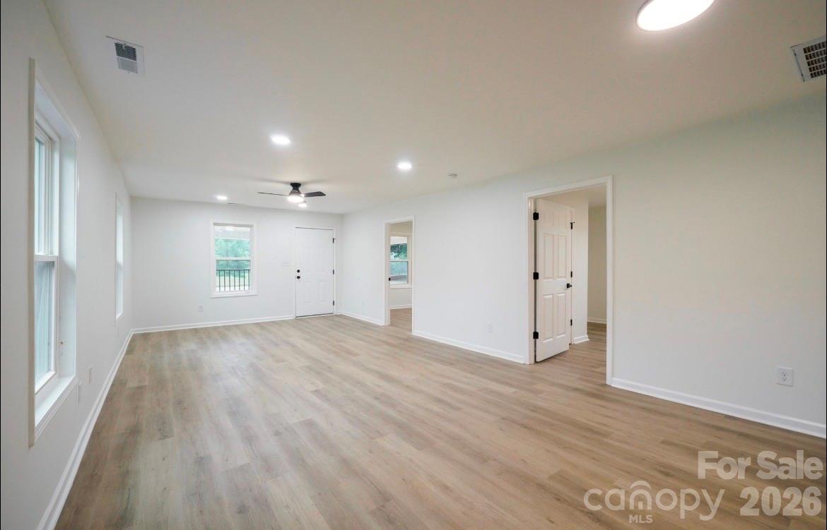 1810 E Greenbriar Road Property Photo 9